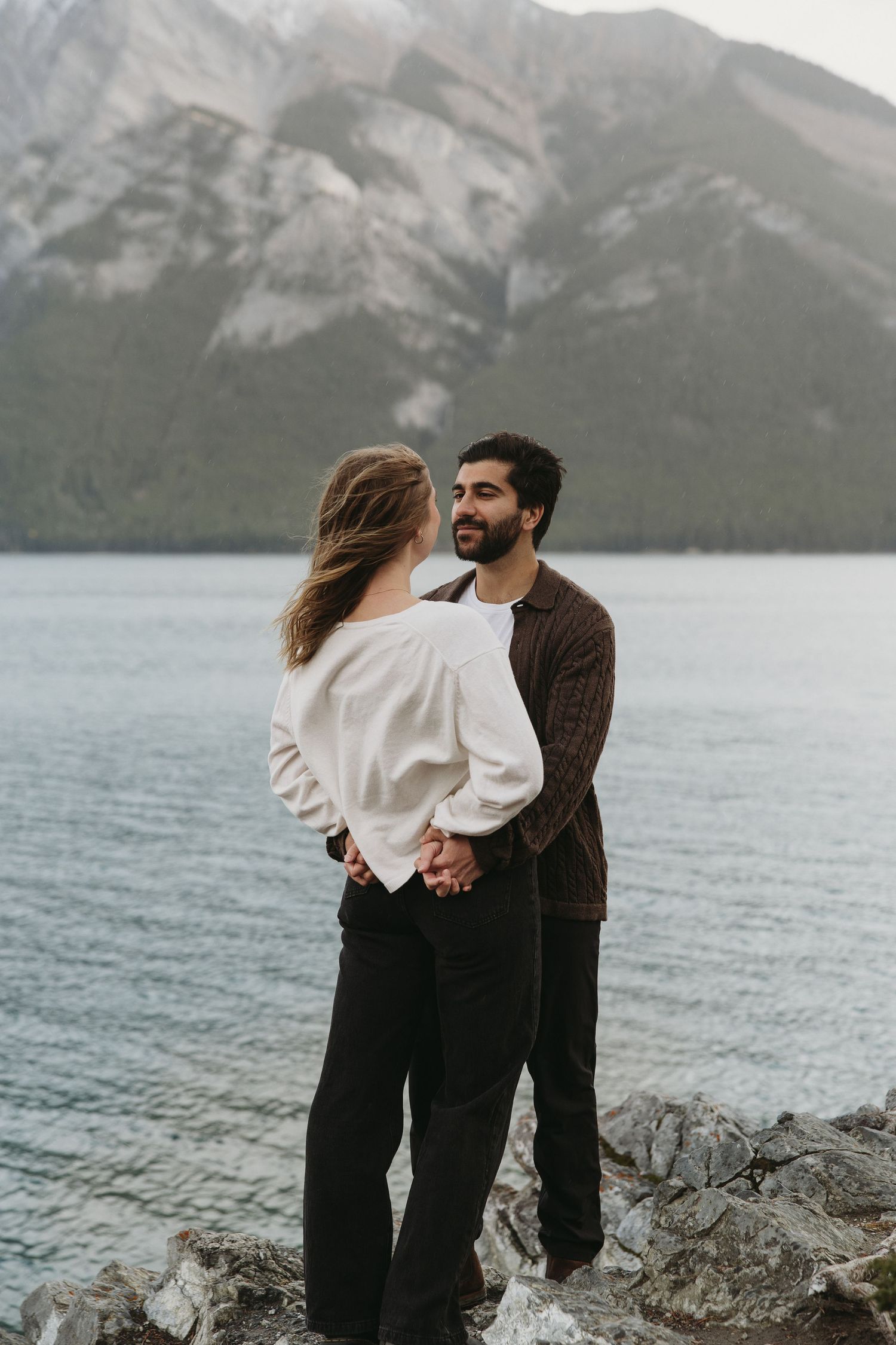 Banff wedding and elopement photographer. Lake Minnewanka elopement and engagement