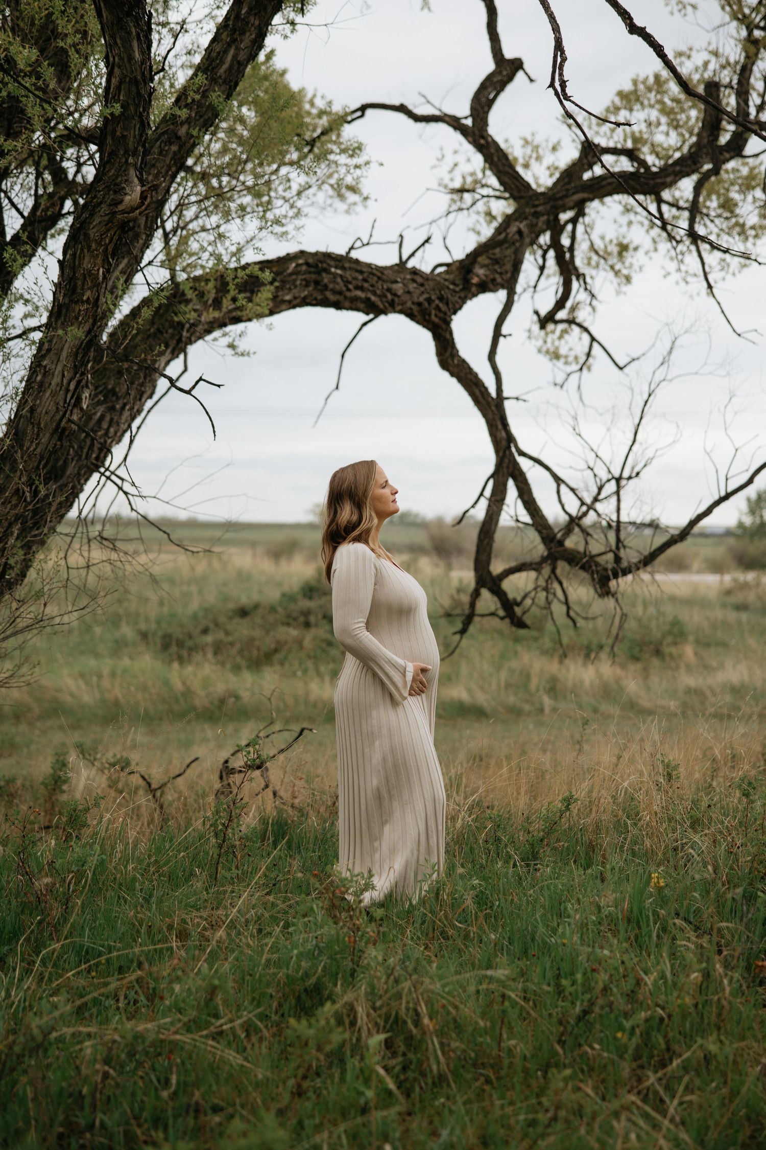 Candid lifestyle family photos in Calgary by Aspen Allison Photography, capturing real moments and natural connection.