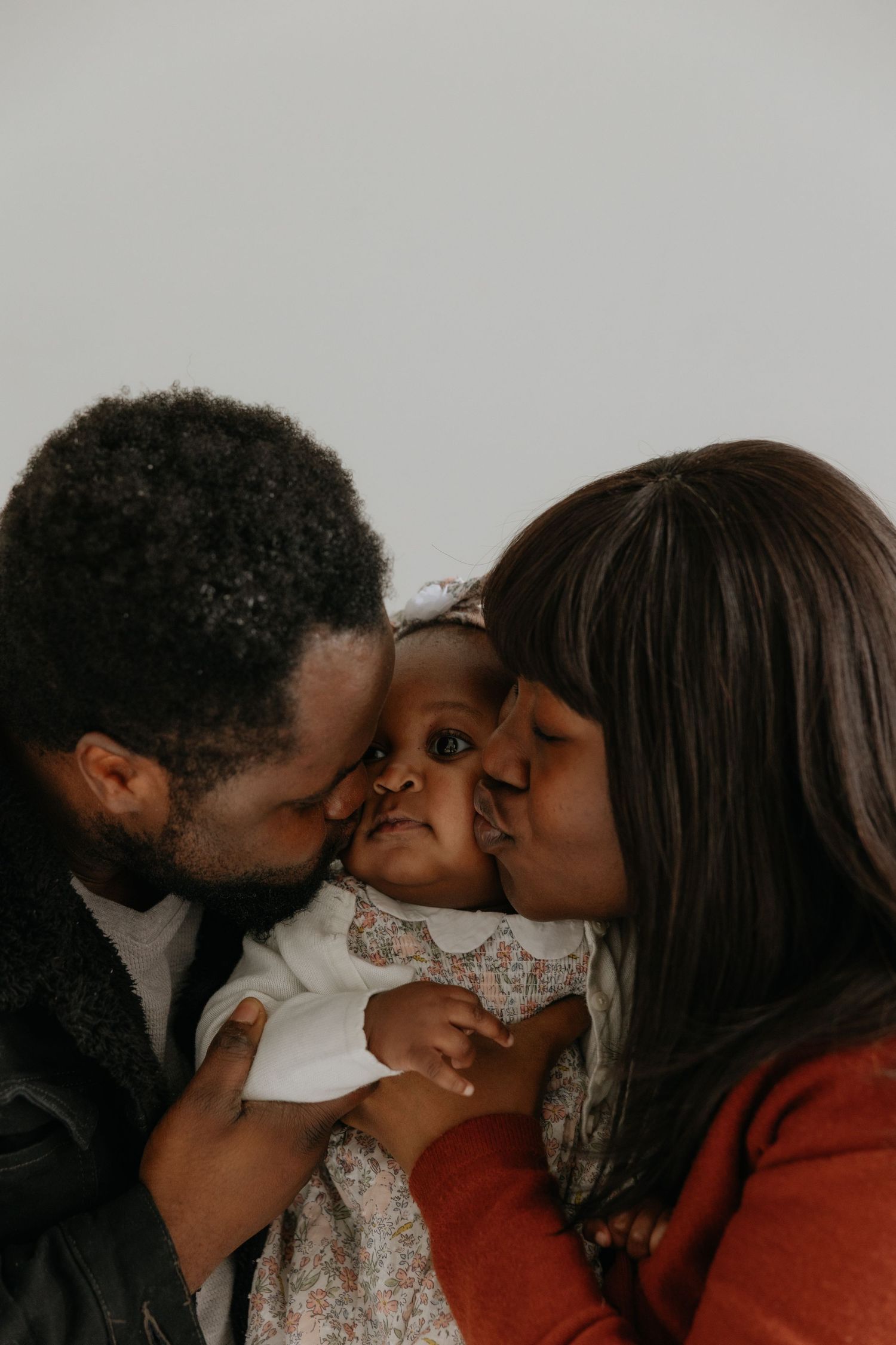 Candid lifestyle family photos in Calgary by Aspen Allison Photography, capturing real moments and natural connection.