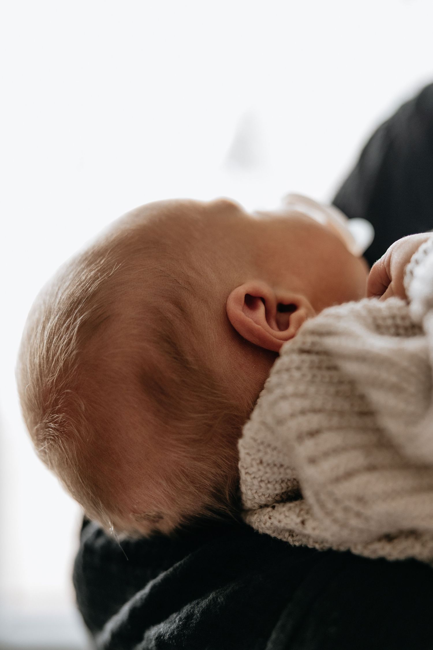 Candid lifestyle family photos in Calgary by Aspen Allison Photography, capturing real moments and natural connection.
