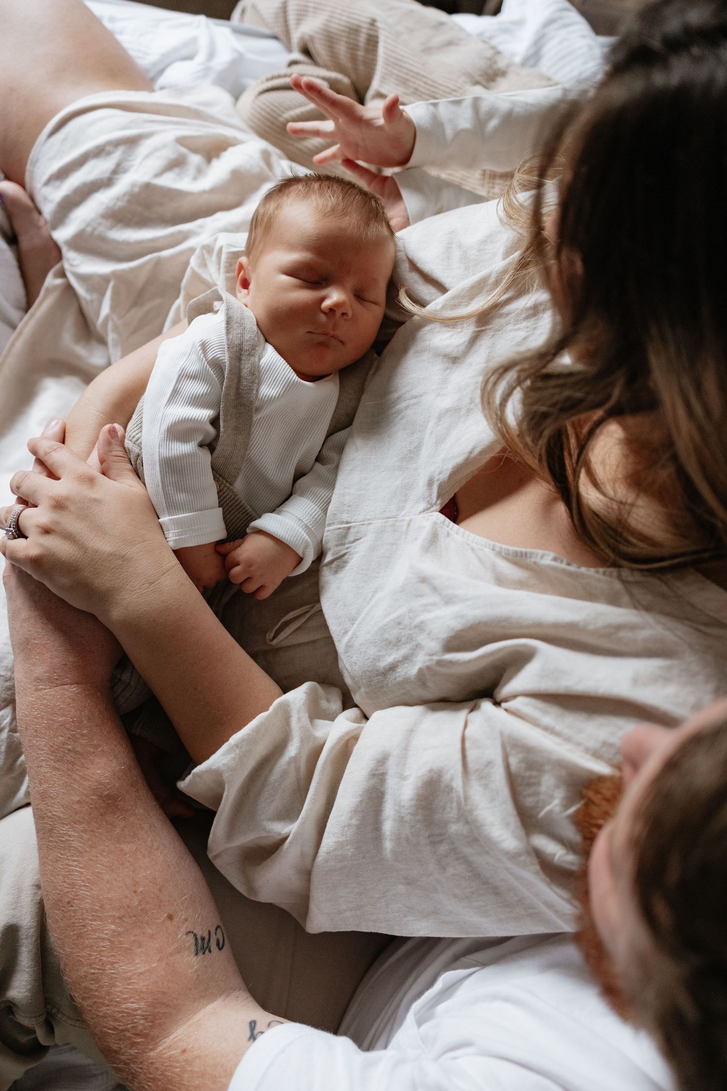 Candid lifestyle family photos in Calgary by Aspen Allison Photography, capturing real moments and natural connection.