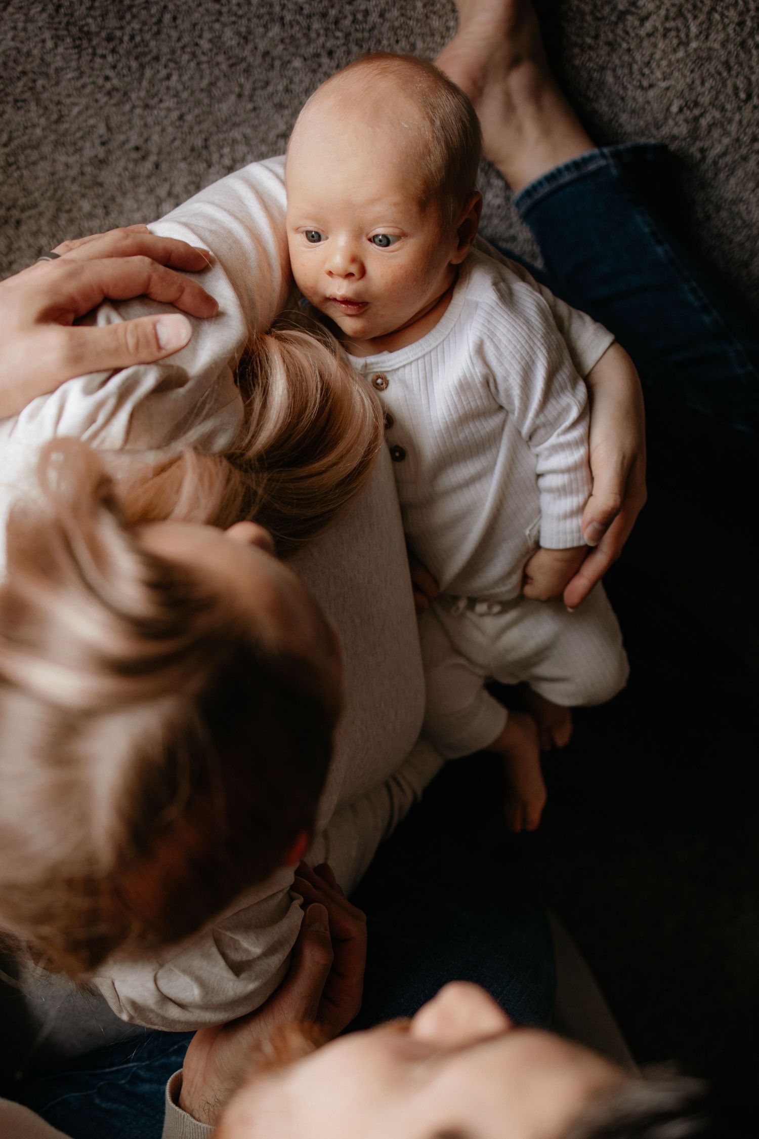Candid lifestyle family photos in Calgary by Aspen Allison Photography, capturing real moments and natural connection.