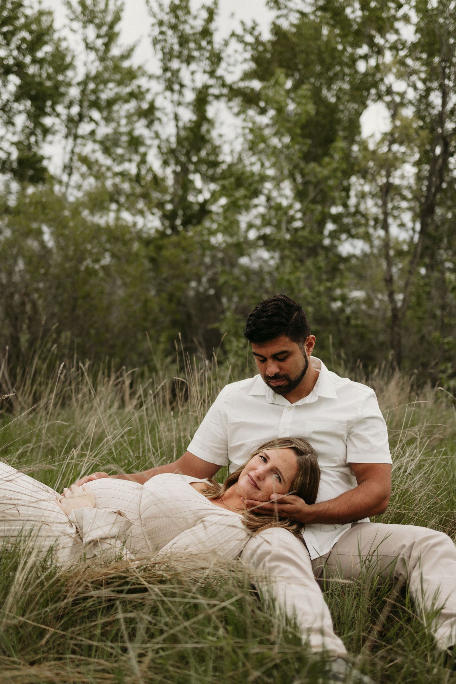 Candid lifestyle family photos in Calgary by Aspen Allison Photography, capturing real moments and natural connection.