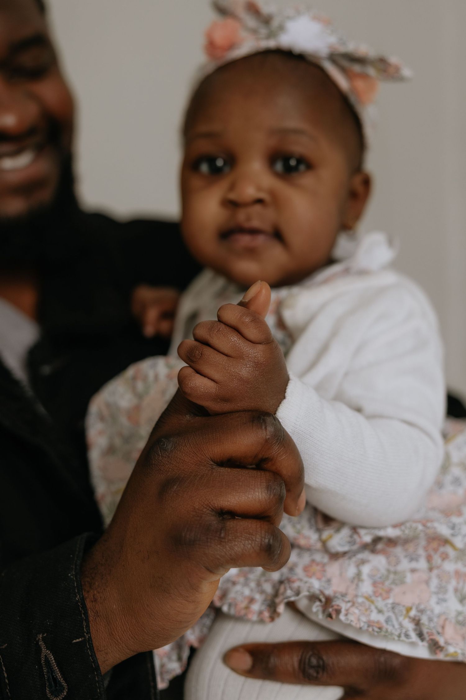 Candid lifestyle family photos in Calgary by Aspen Allison Photography, capturing real moments and natural connection.