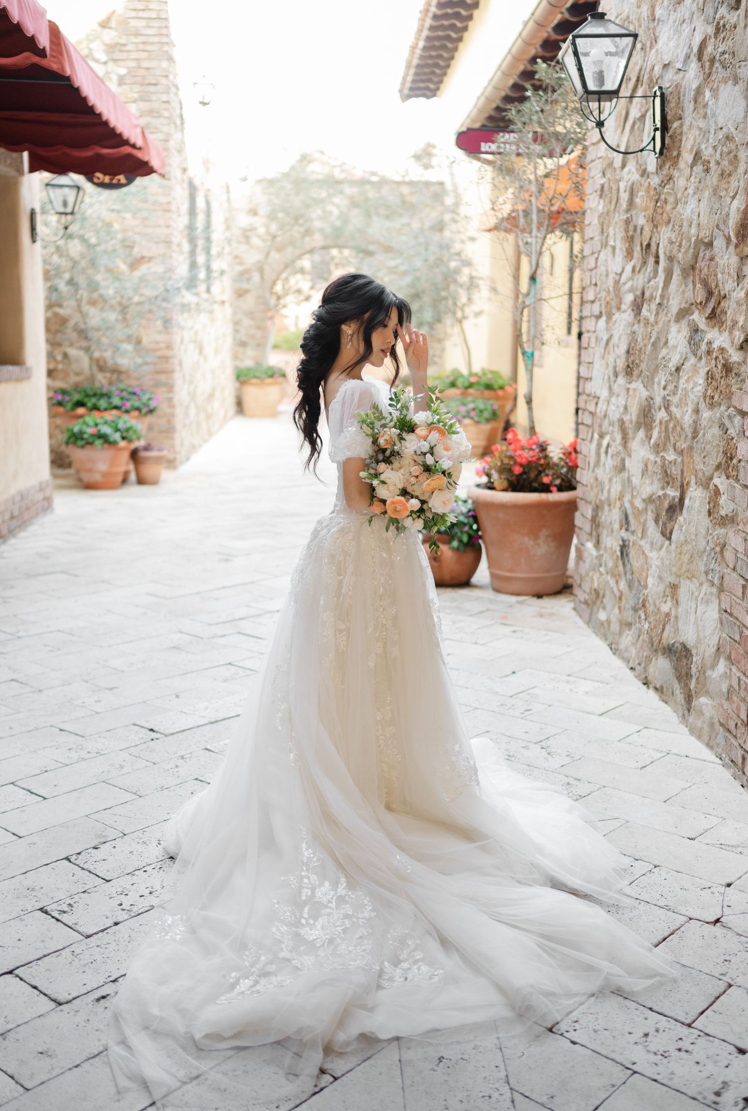 Bright, soft and romantic wedding photography. Youngstown, Ohio
