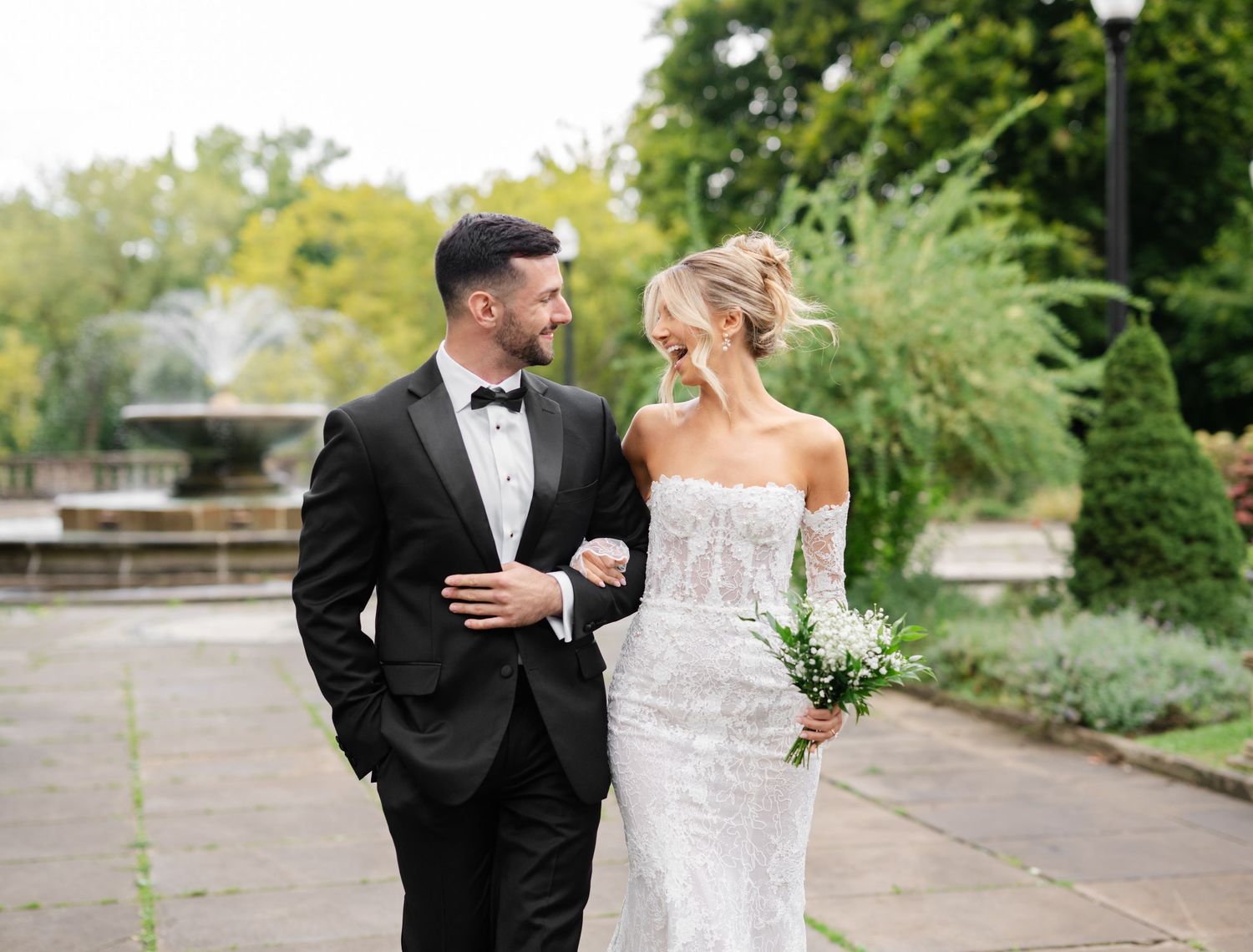 Bright, soft and romantic wedding photography. Youngstown, Ohio