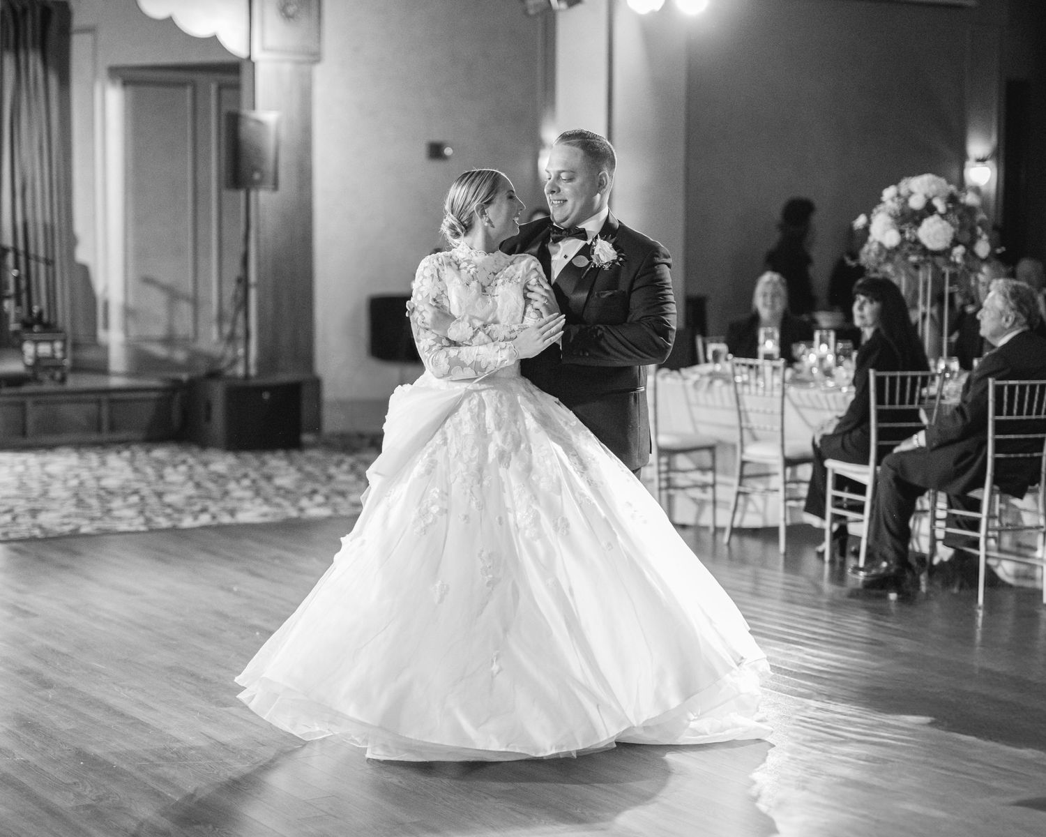 Bright, soft and romantic wedding photography. Youngstown, Ohio