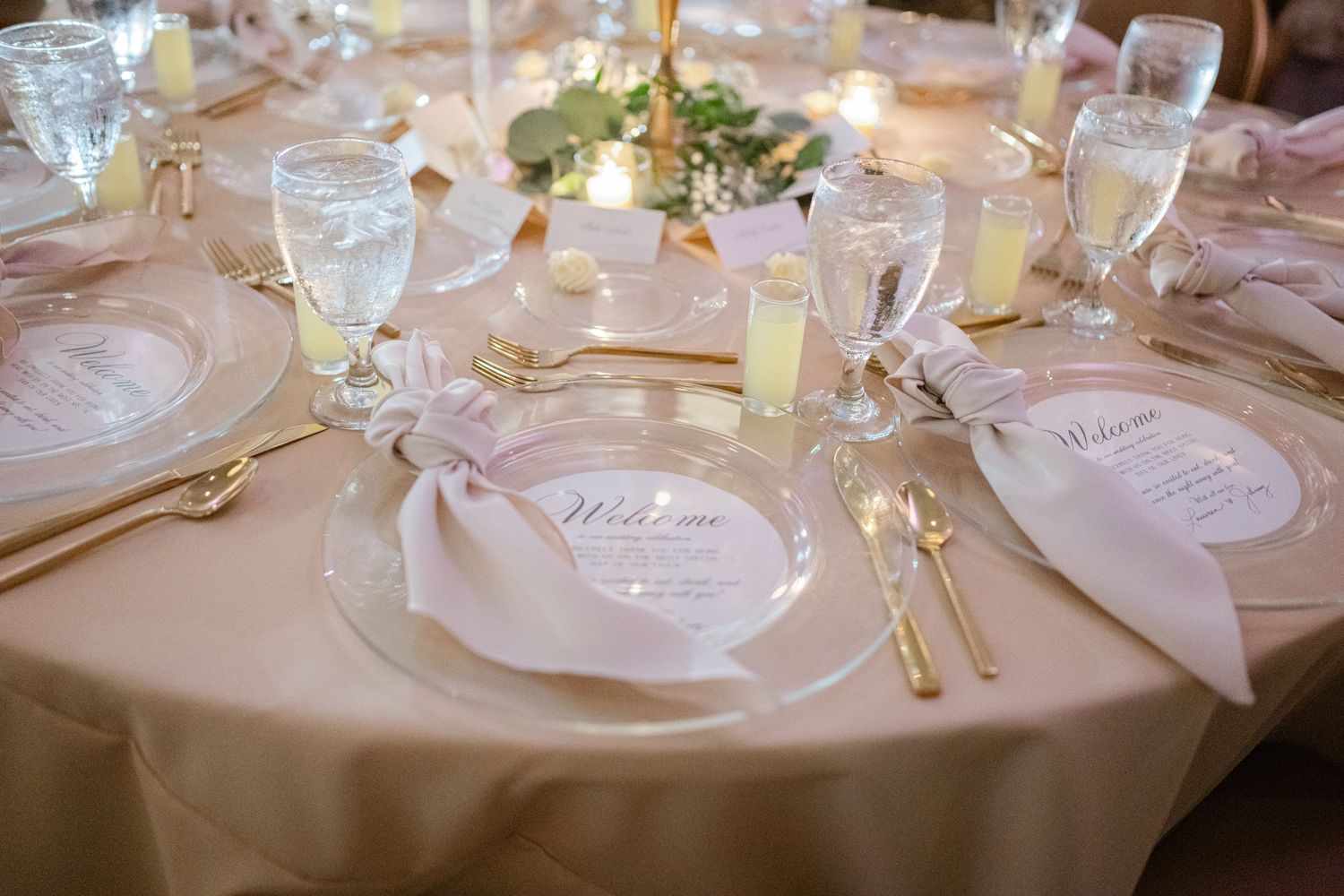 Bright, soft and romantic wedding photography. Youngstown, Ohio