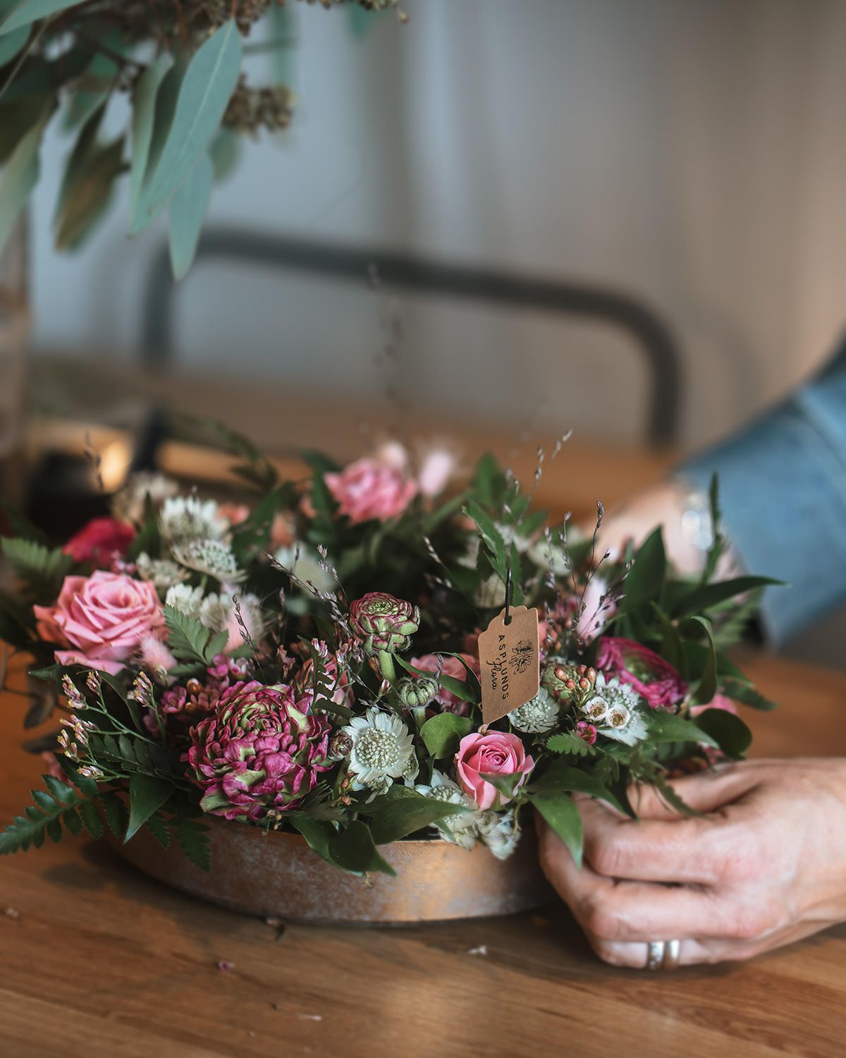 Bordsdekoration av blommor
