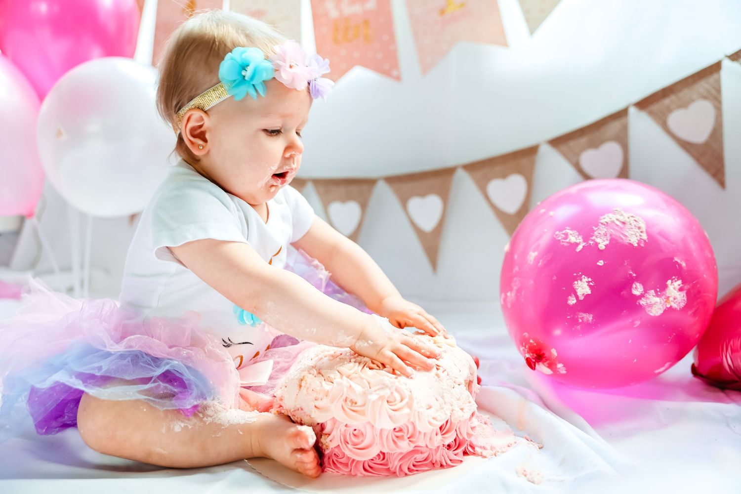 Cakesmash, baby, girl, meisje, taart, jarig, birthday, verjaardag