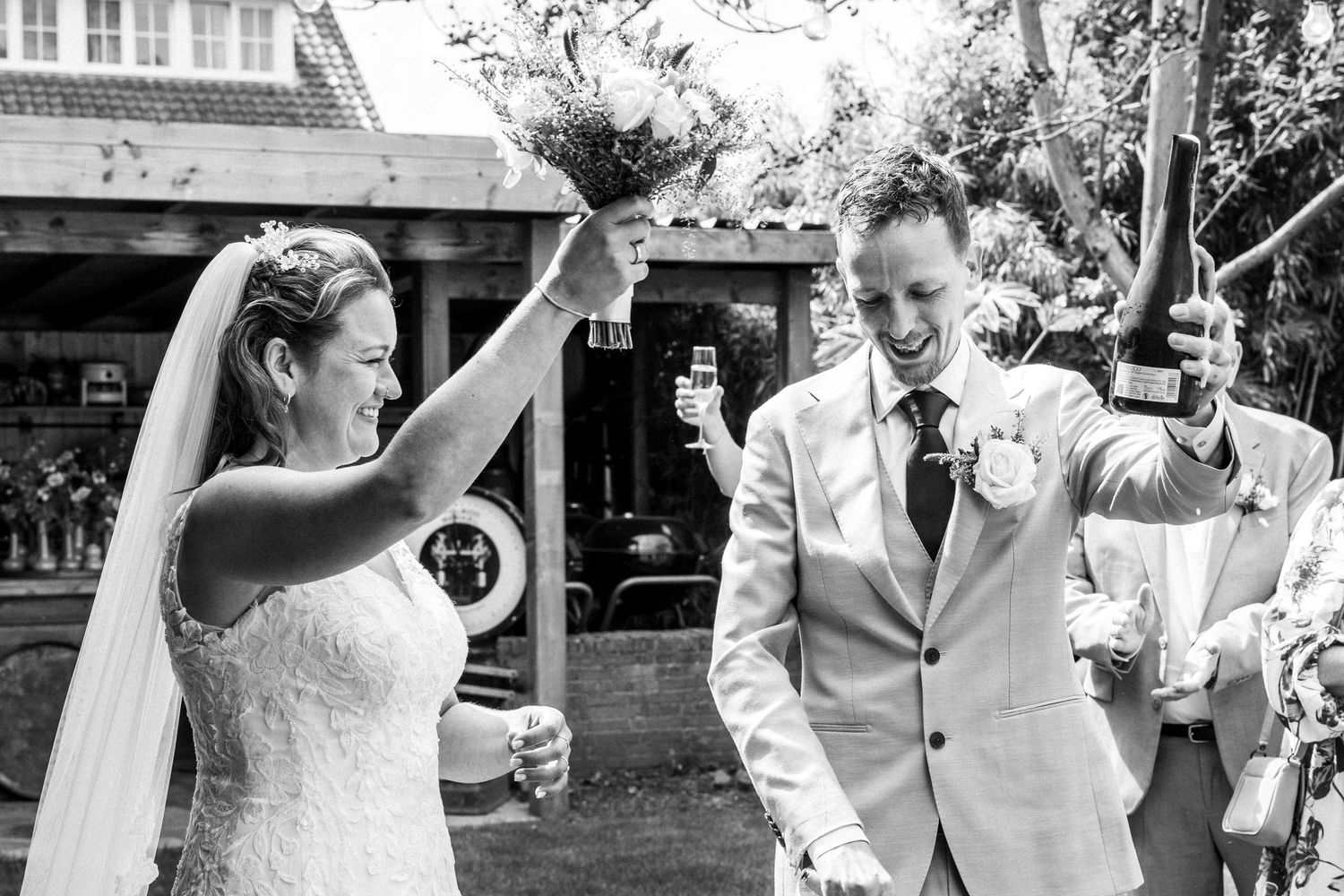 Trouwen, bruiloft, huwelijk, bruid, bruidegom, trouwfotograaf, huwelijksfotograaf, bruidsfotograaf, liefde, emotie, ontspannen