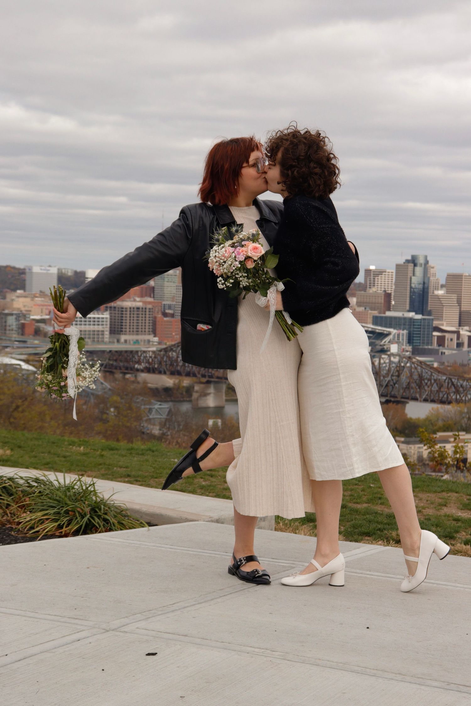 couples wedding photography by Gwyn Wallace