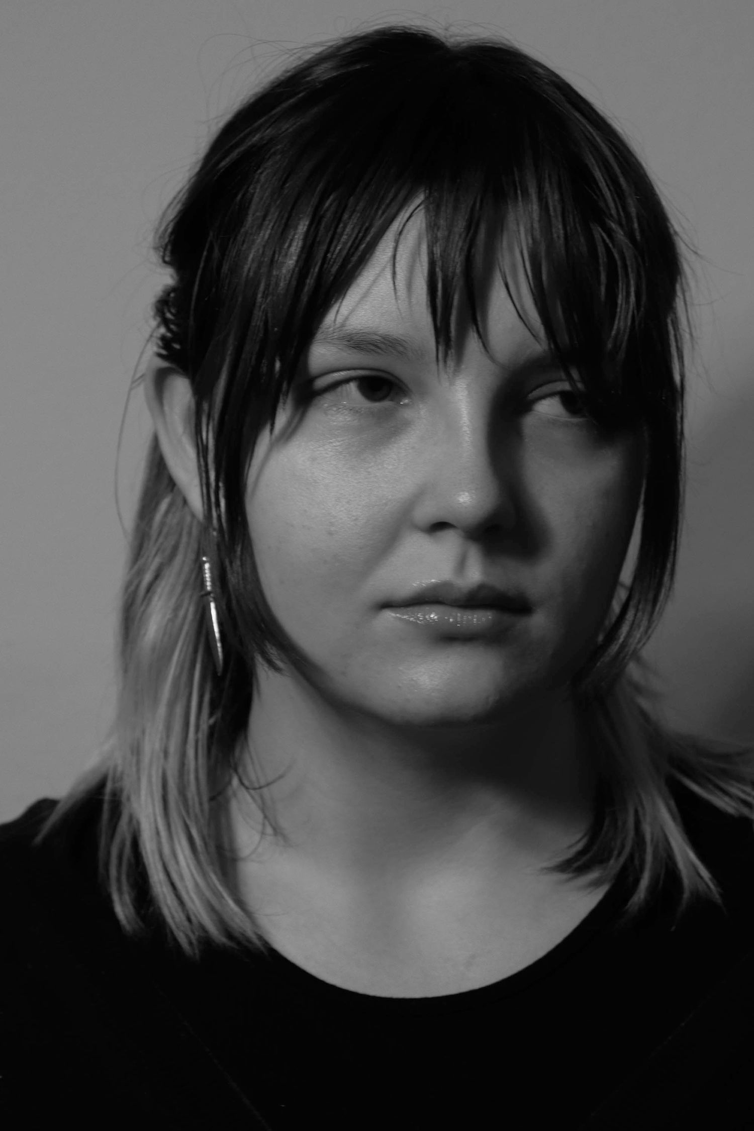 black and white moody portrait photography by Gwyn Wallace