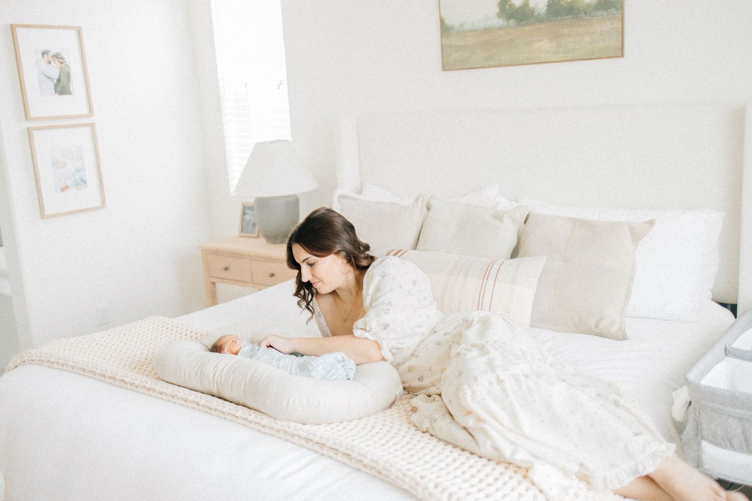 From first snuggles to tiny milestones, these in-home newborn sessions capture the love, warmth, and connection of early motherhood.