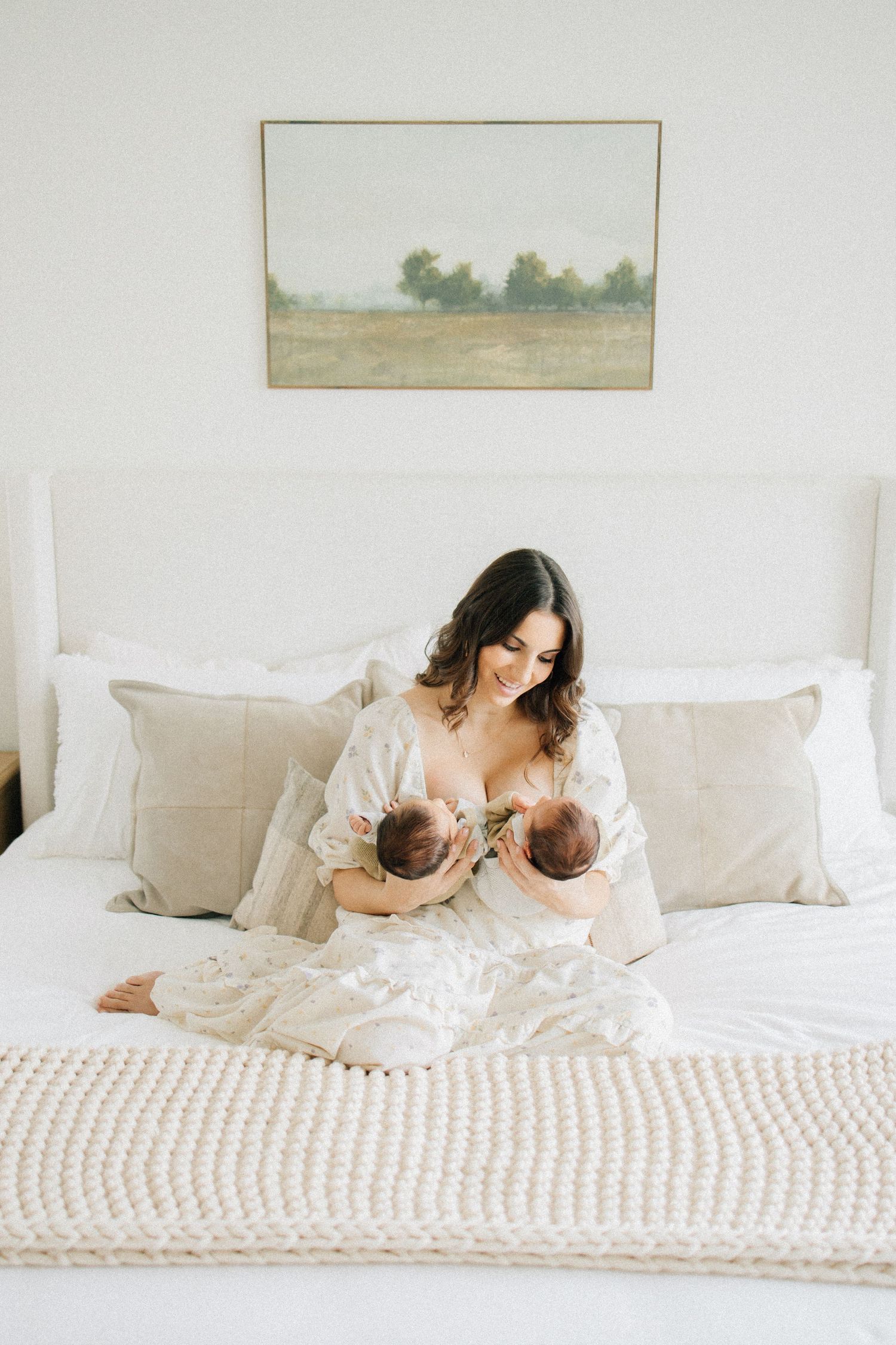 From first snuggles to tiny milestones, these in-home newborn sessions capture the love, warmth, and connection of early motherhood.
