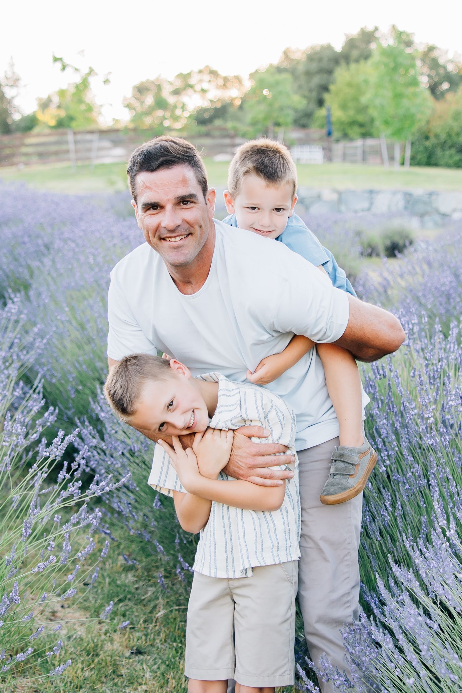 Amid blooming lavender fields, this session captures family love, connection, and joy in a soft, timeless, and magical setting.