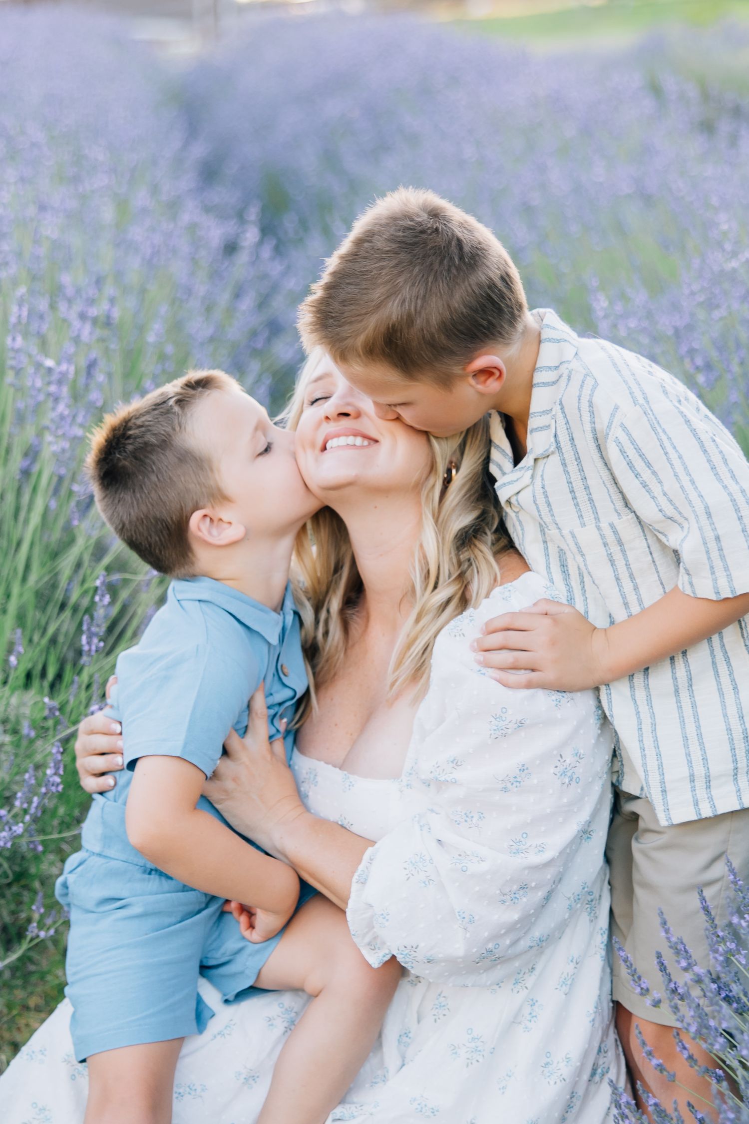 Amid blooming lavender fields, this session captures family love, connection, and joy in a soft, timeless, and magical setting.