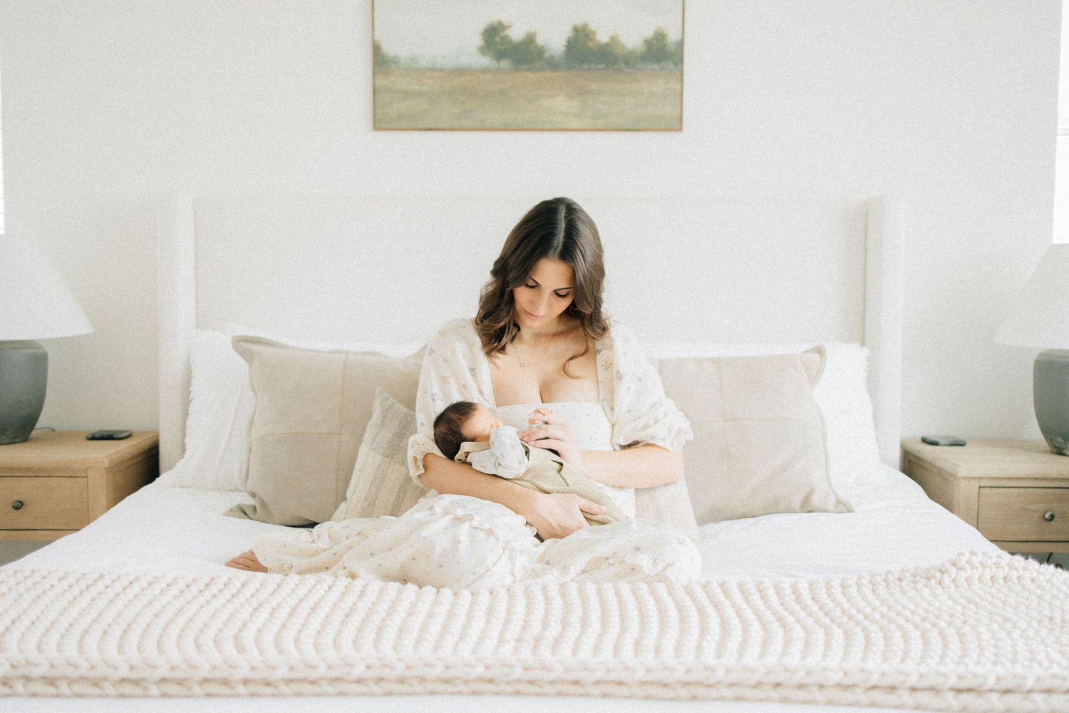 From first snuggles to tiny milestones, these in-home newborn sessions capture the love, warmth, and connection of early motherhood.