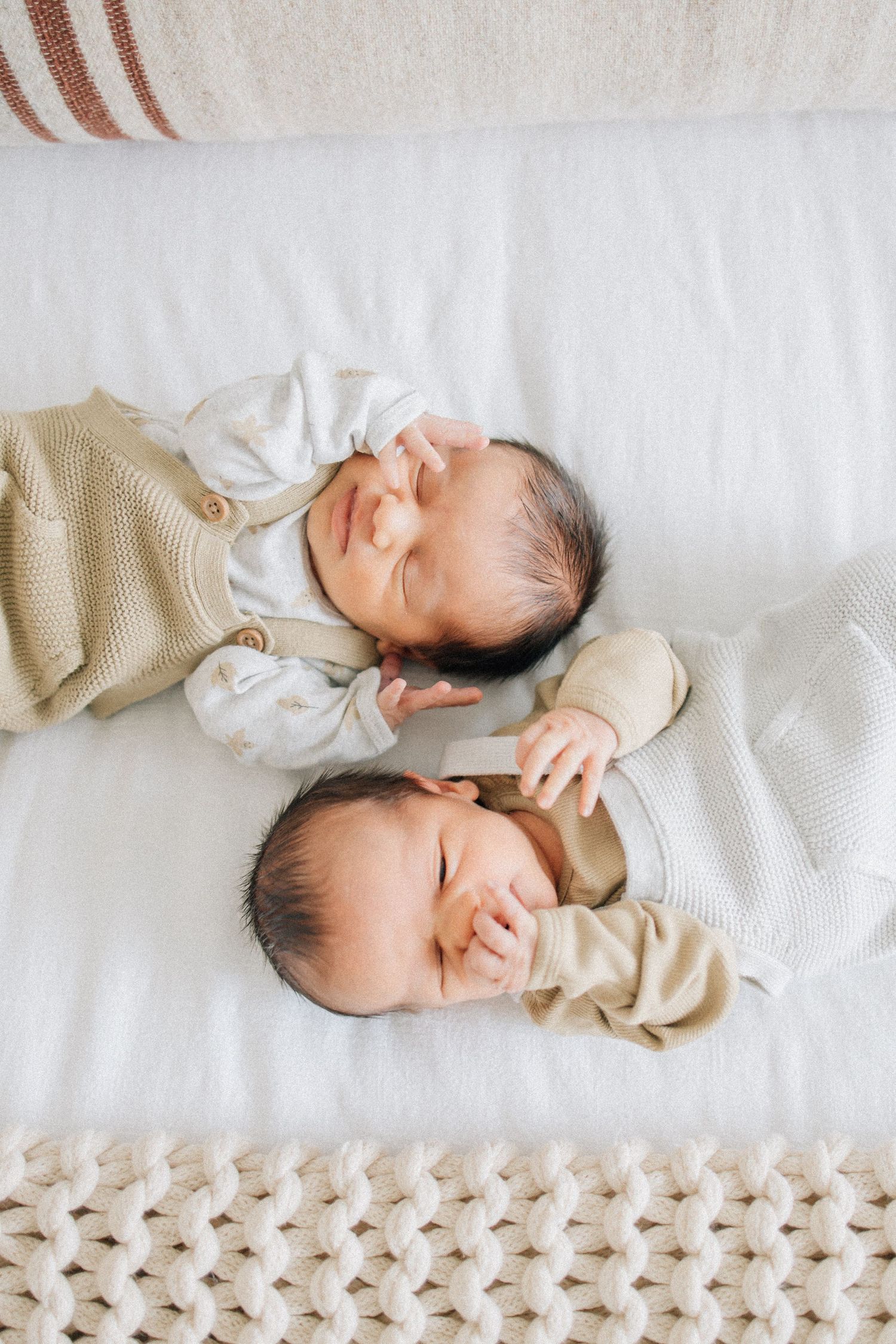 From first snuggles to tiny milestones, these in-home newborn sessions capture the love, warmth, and connection of early motherhood.