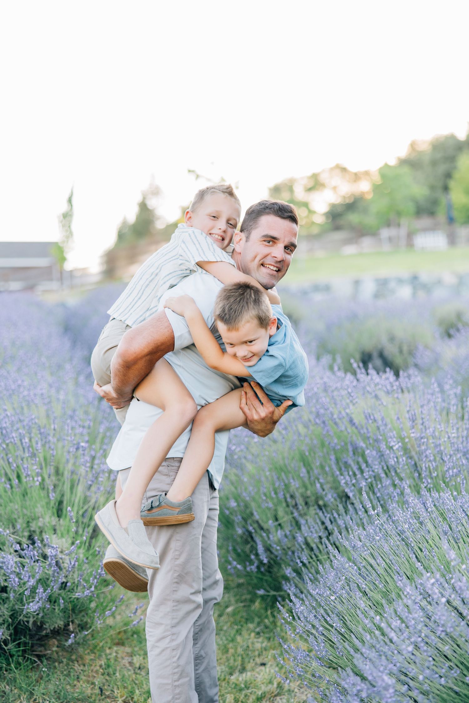 Amid blooming lavender fields, this session captures family love, connection, and joy in a soft, timeless, and magical setting.