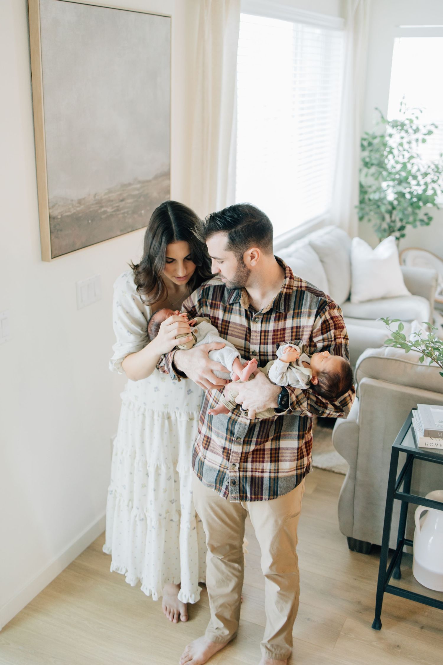 From first snuggles to tiny milestones, these in-home newborn sessions capture the love, warmth, and connection of early motherhood.