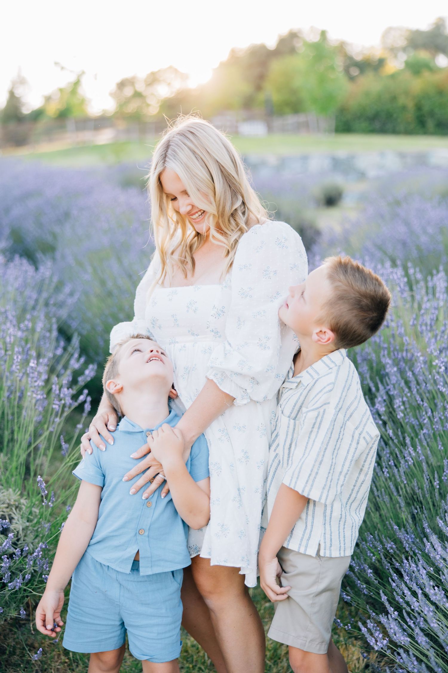 Amid blooming lavender fields, this session captures family love, connection, and joy in a soft, timeless, and magical setting.