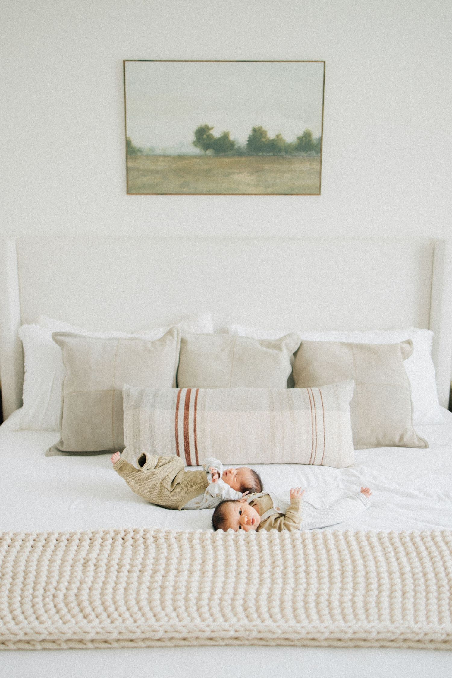 From first snuggles to tiny milestones, these in-home newborn sessions capture the love, warmth, and connection of early motherhood.