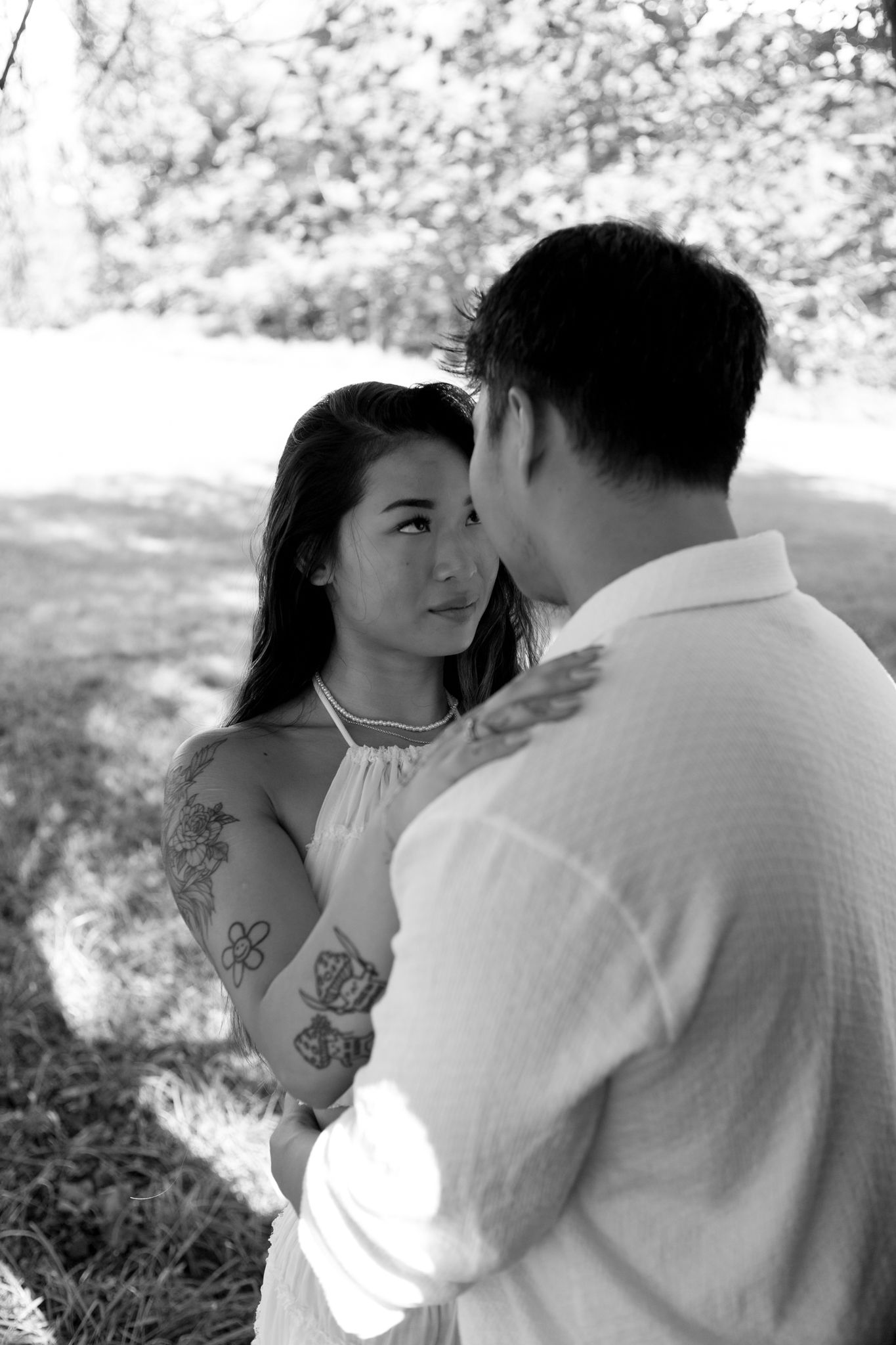 Romantic boho couple photoshoot with a timeless vibe at Historic Locust Grove