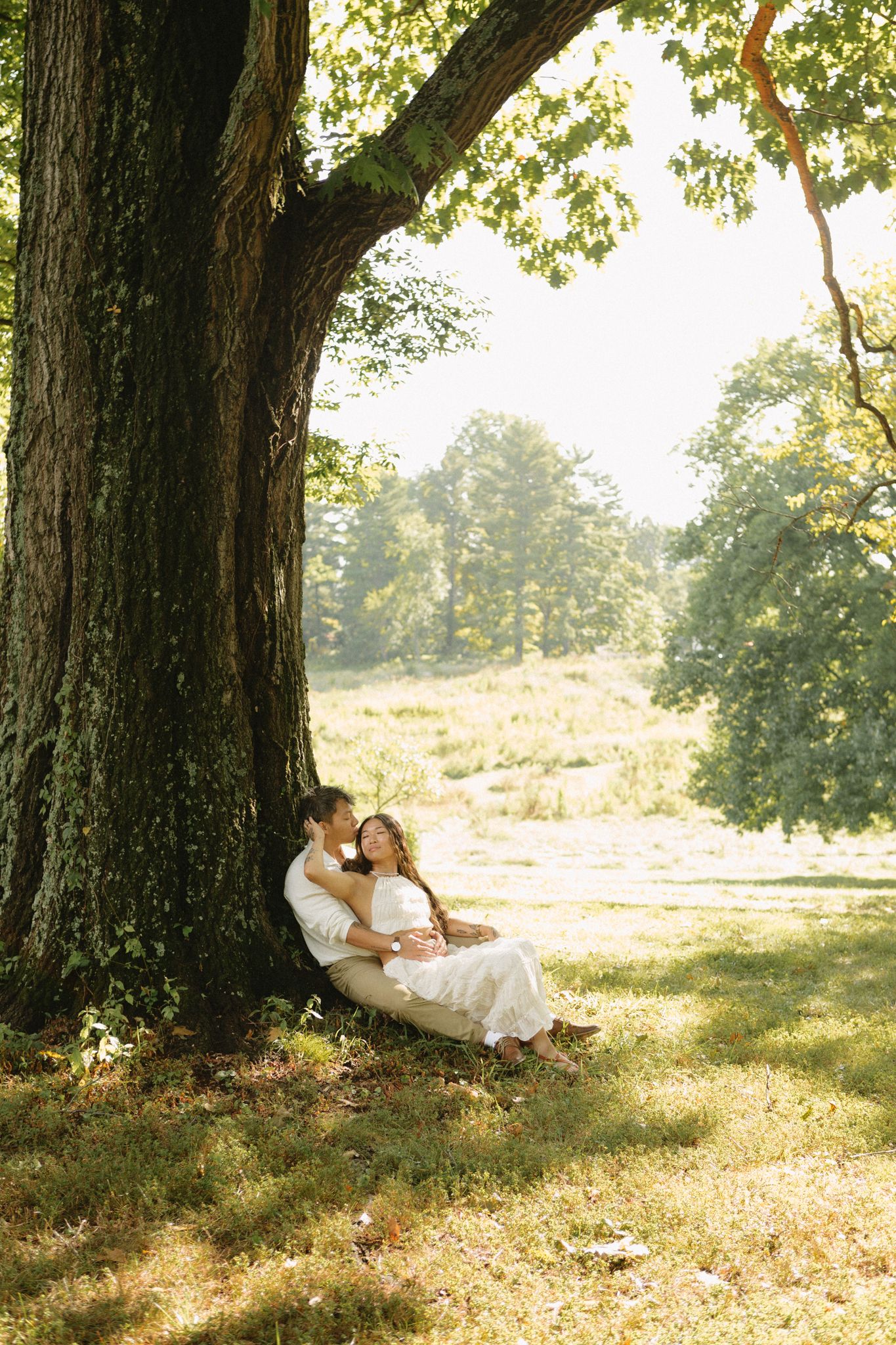 Romantic boho couple photoshoot with a timeless vibe at Historic Locust Grove