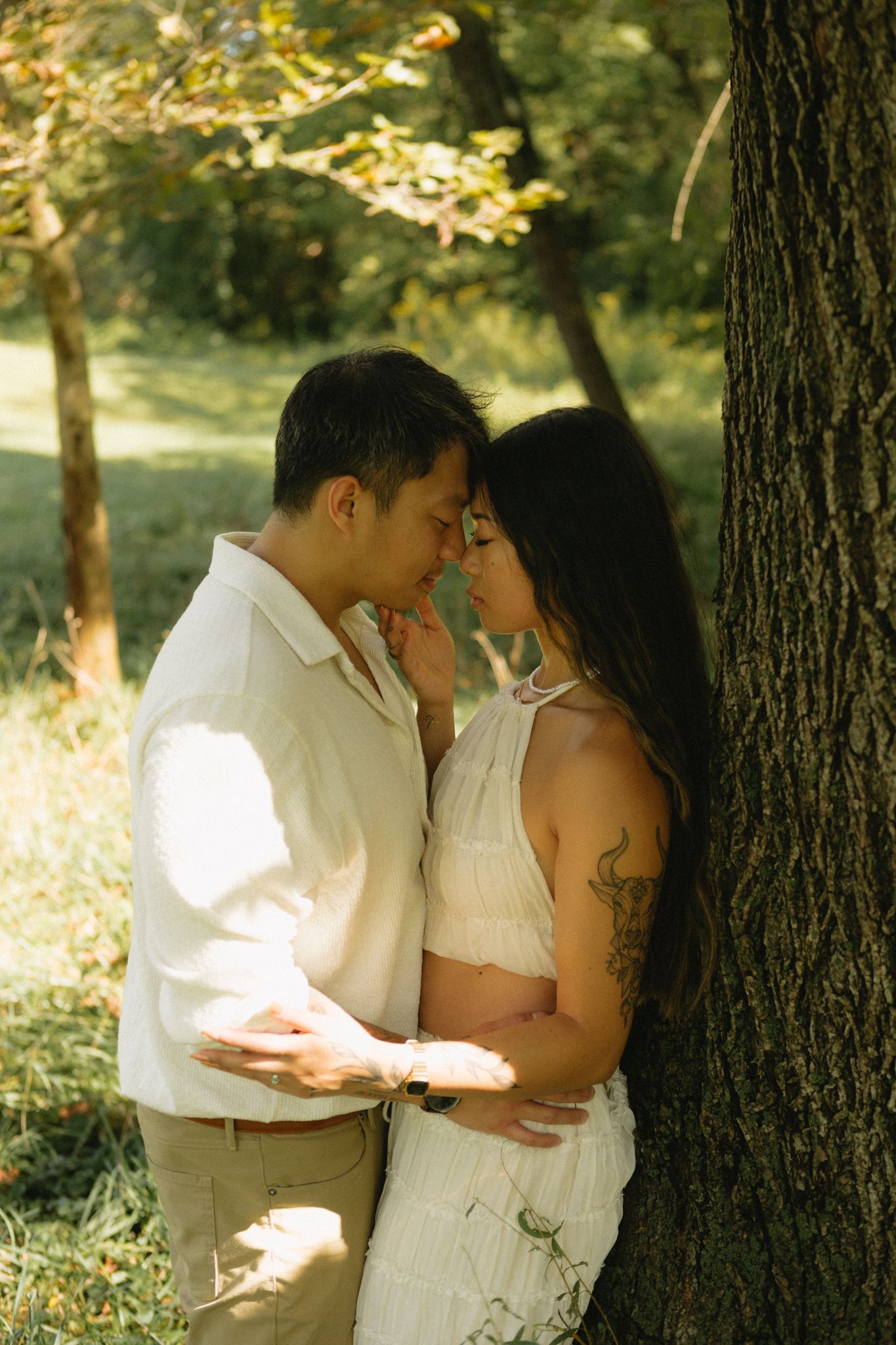 Romantic boho couple photoshoot with a timeless vibe at Historic Locust Grove