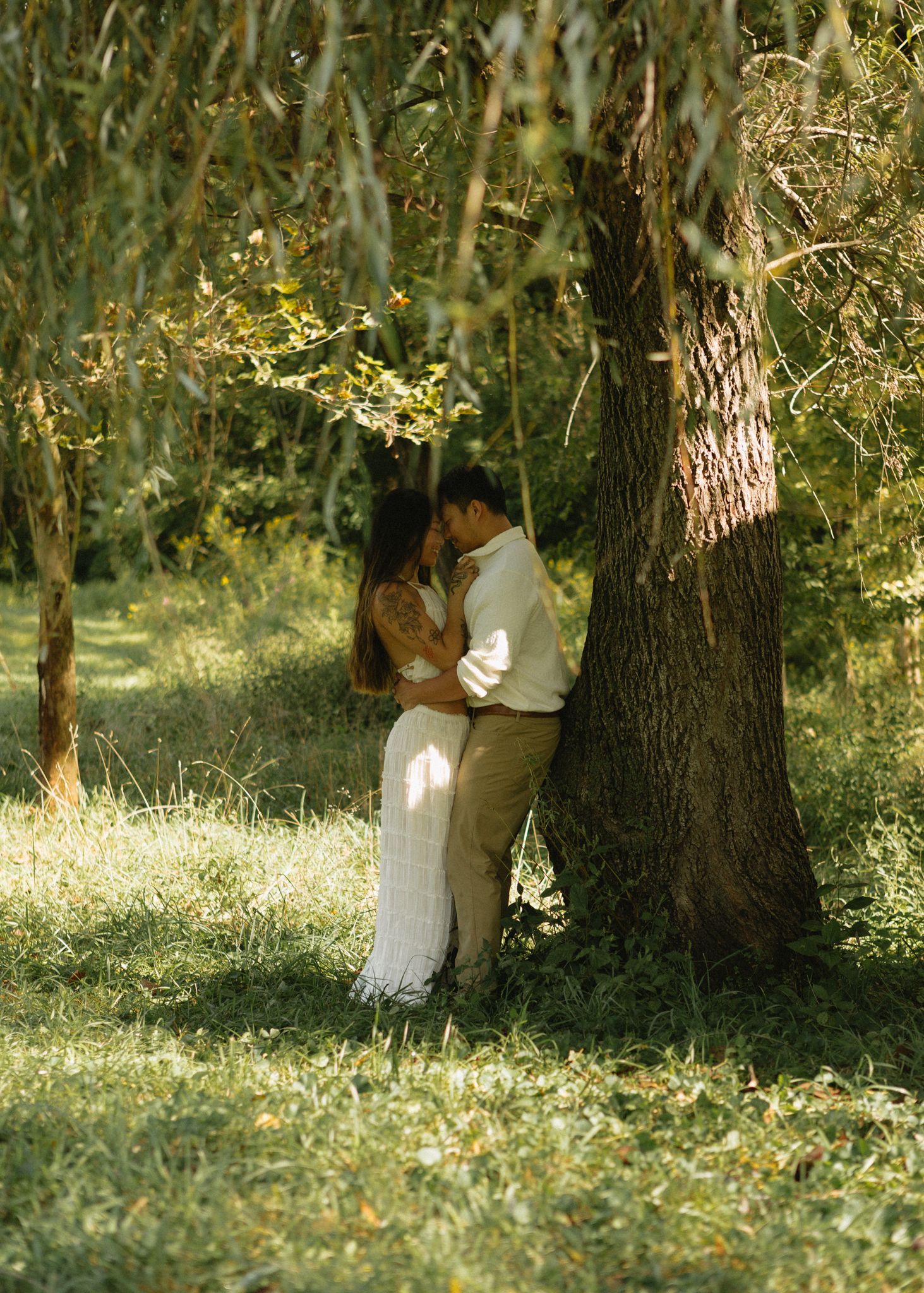 Romantic boho couple photoshoot with a timeless vibe at Historic Locust Grove