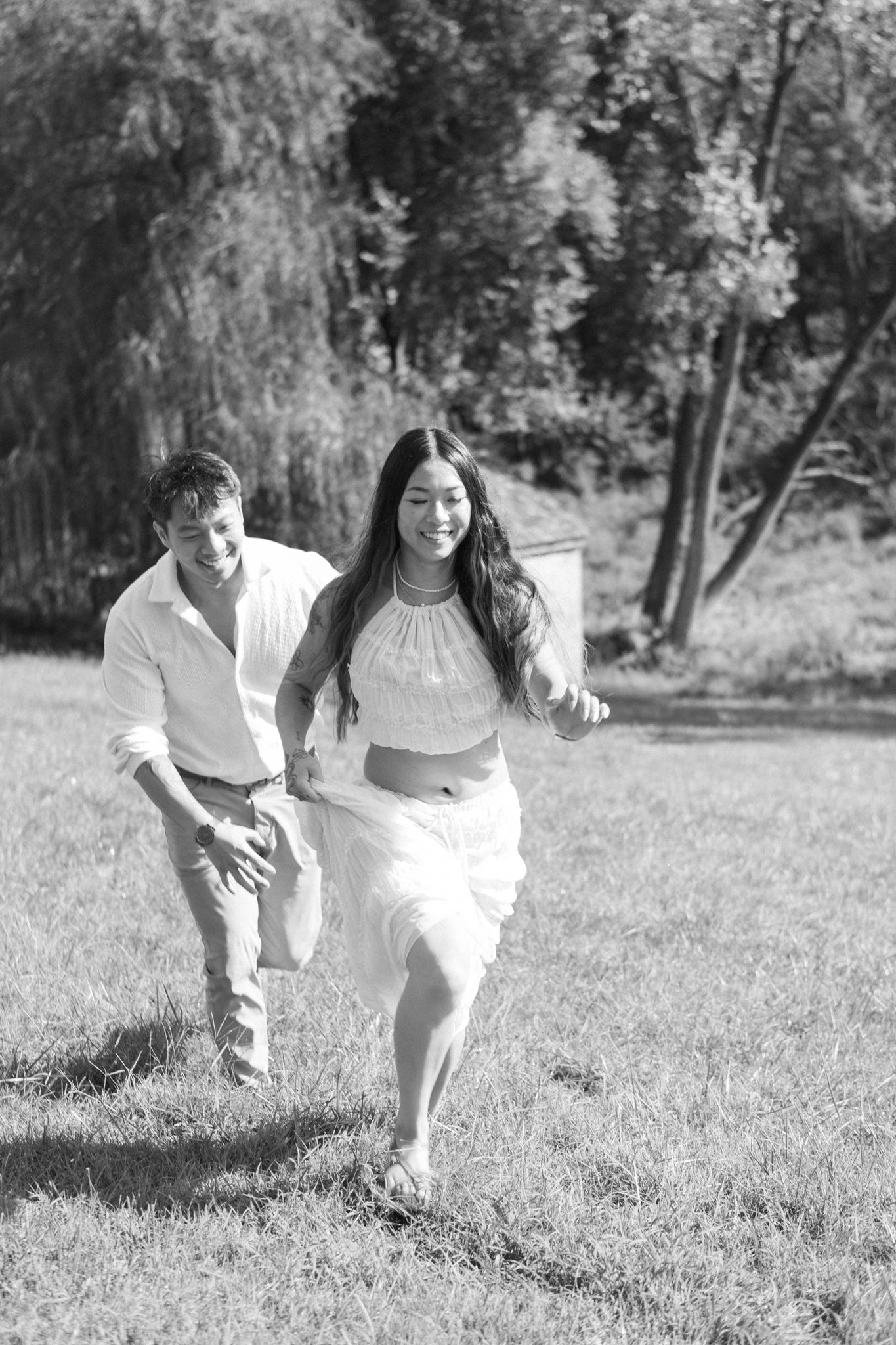 Romantic boho couple photoshoot with a timeless vibe at Historic Locust Grove