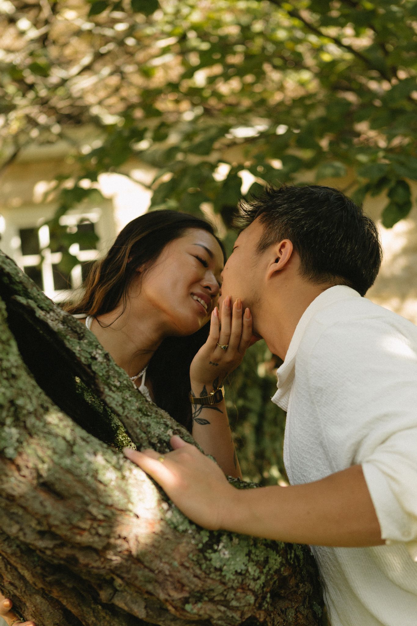 Romantic boho couple photoshoot with a timeless vibe at Historic Locust Grove