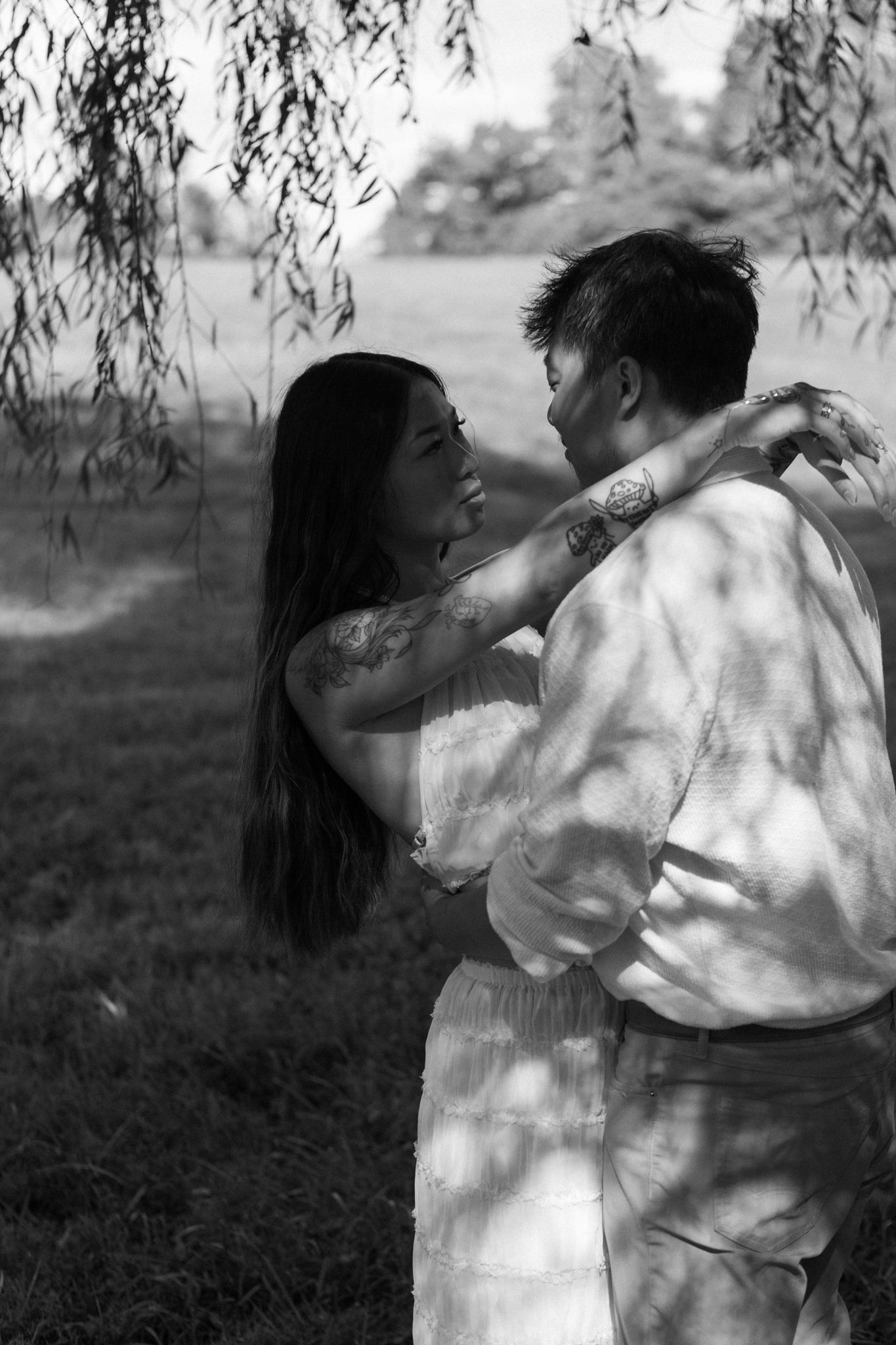 Romantic boho couple photoshoot with a timeless vibe at Historic Locust Grove