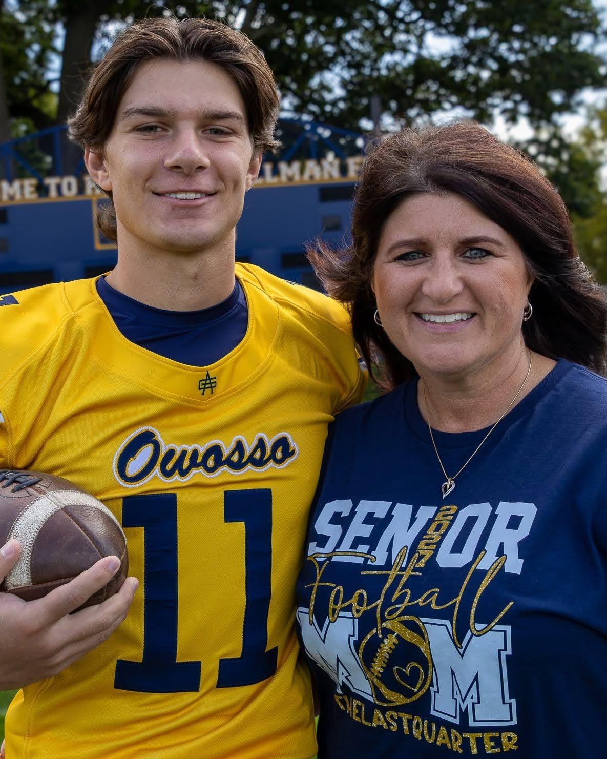 Senior mom and football player photo, Owosso