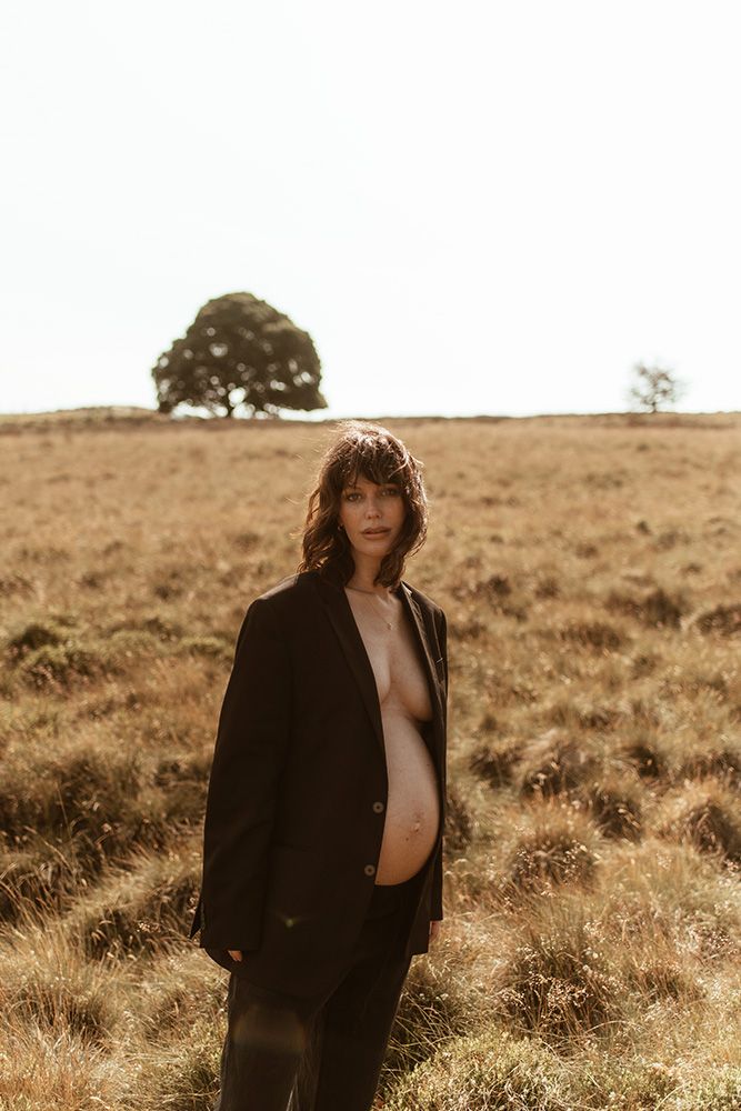 Artful maternity photography in Manchester