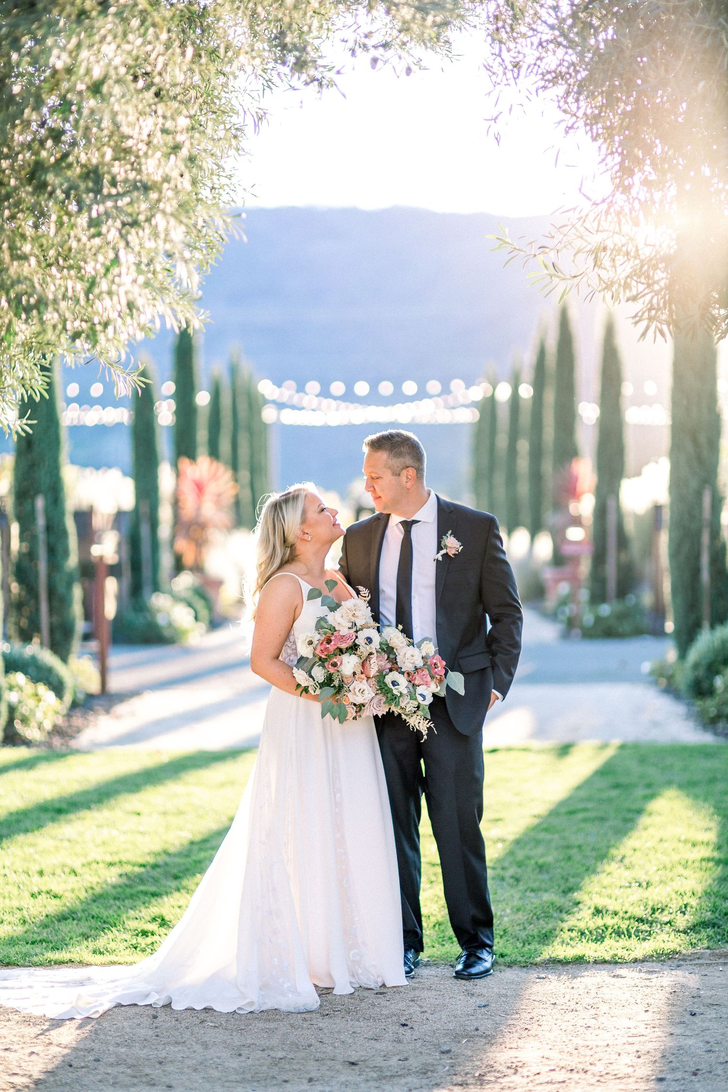 Golden hour portraits at a fall wedding in Napa Valley, captured by Boise wedding photographer Natalya Mark Photo.