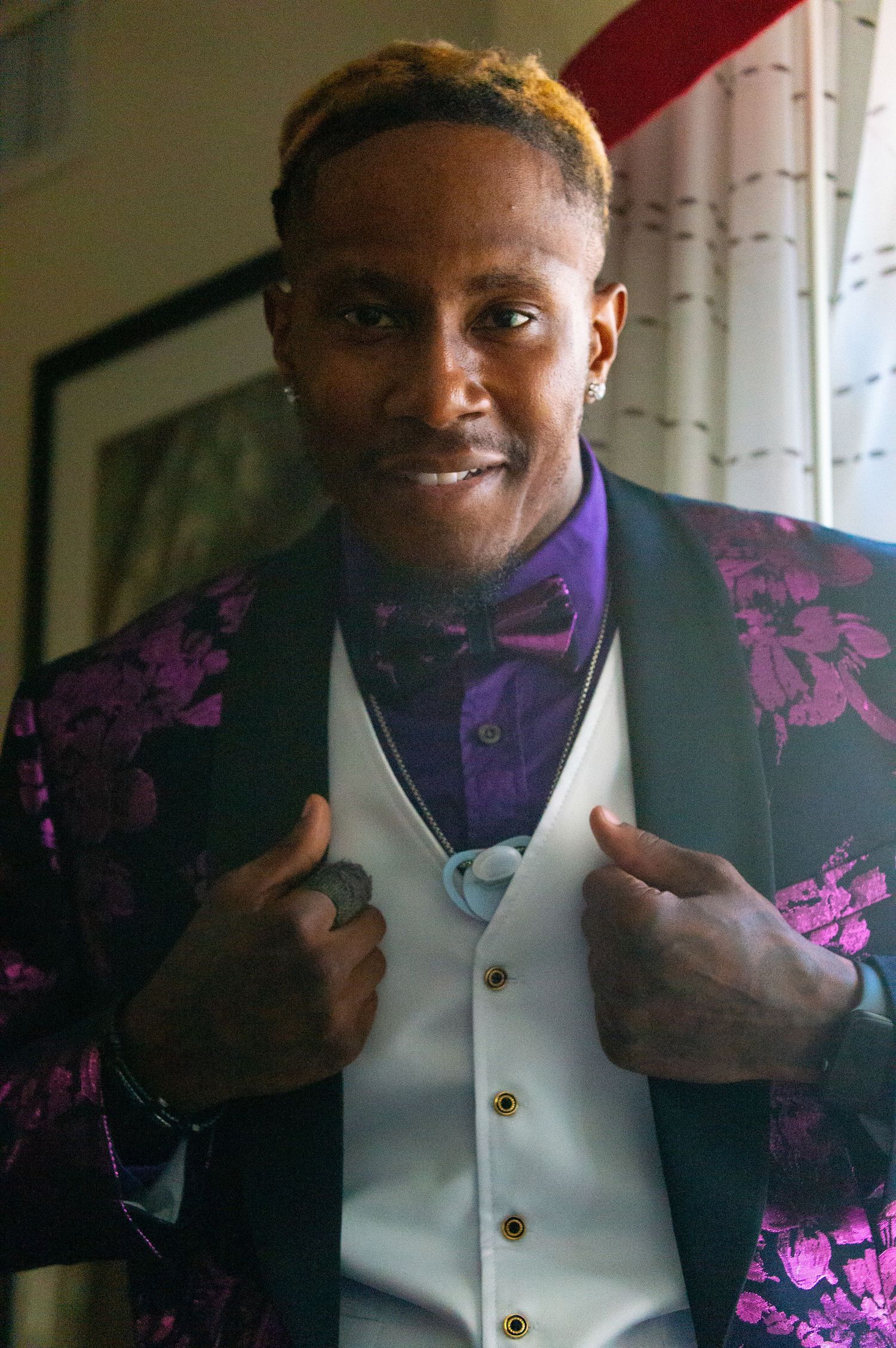 Groom’s tuxedo details captured in a close‑up