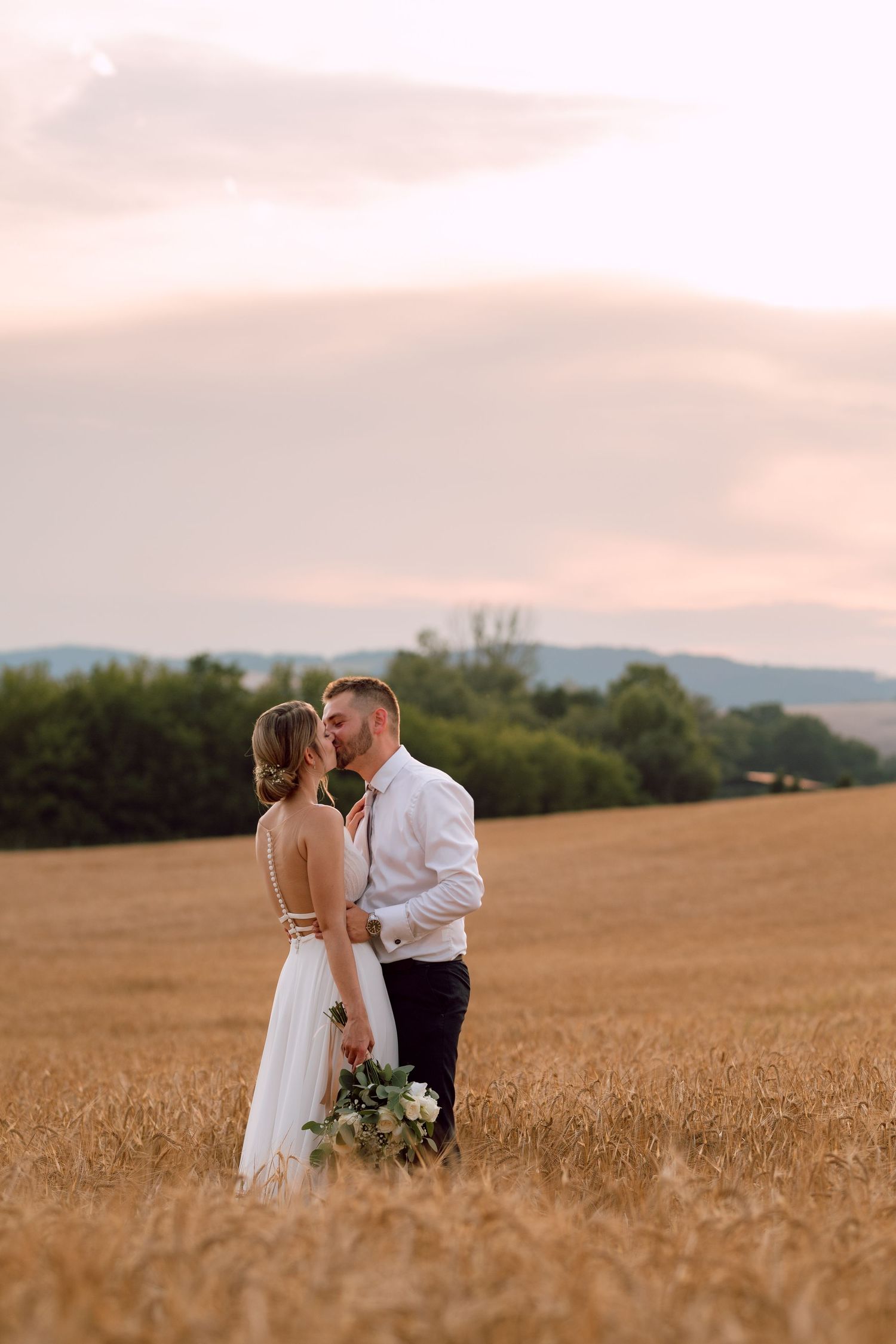 Svatební fotografie novomanželů z krásné svatby v Hospůdce na Haldě v Boršicích