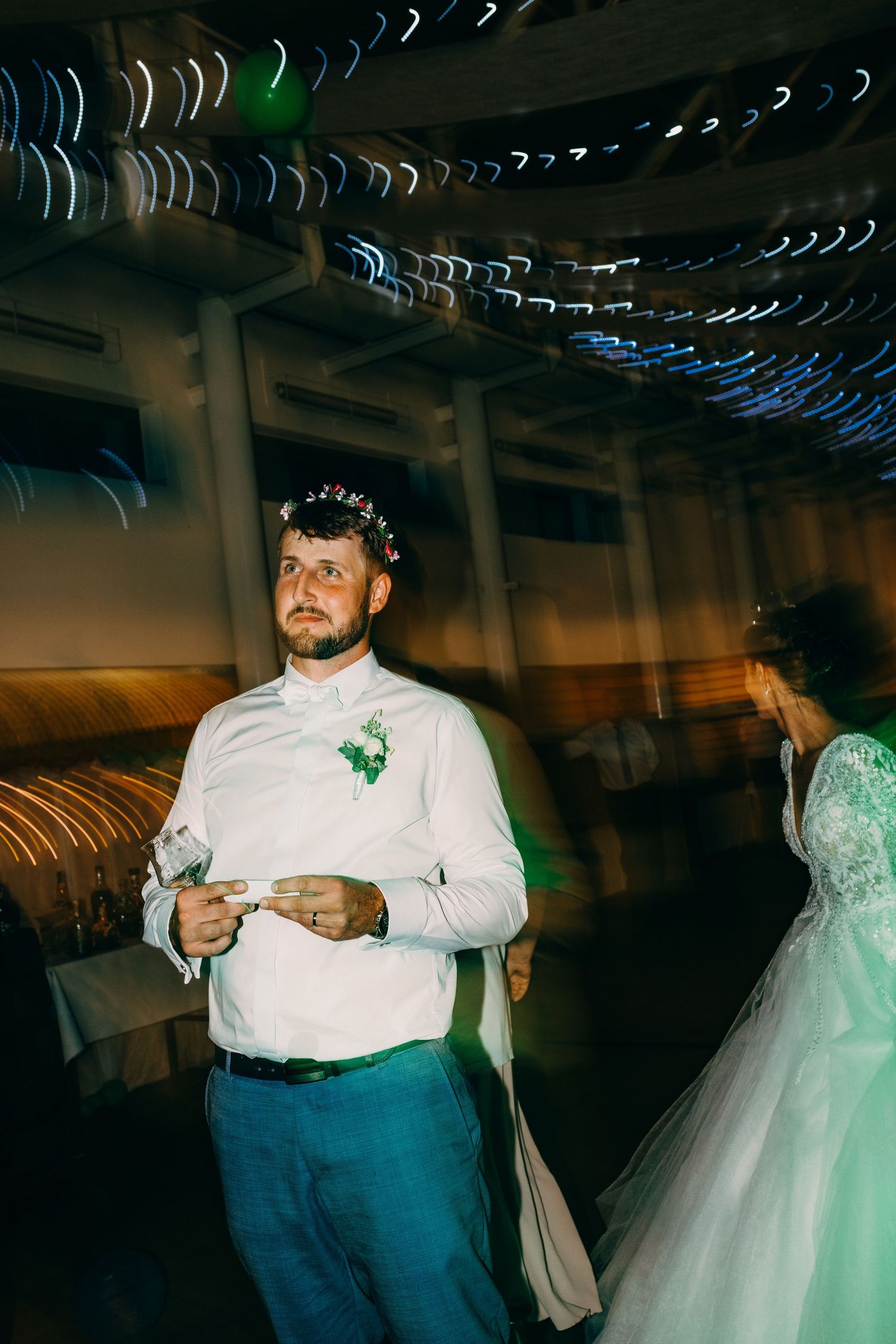 momentka ženicha ze svatební zábavy