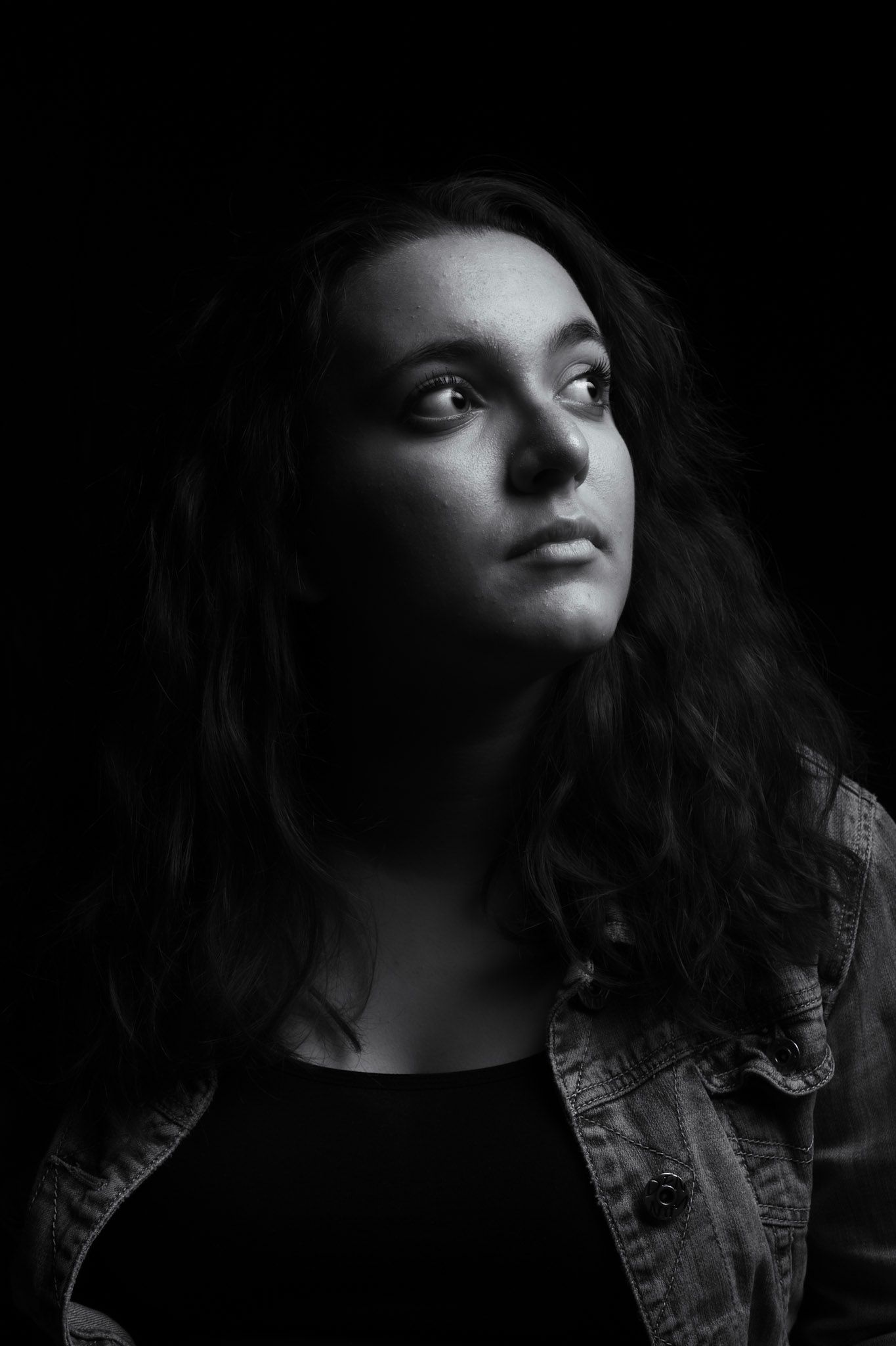 Portrait féminin naturel en studio à Poitiers