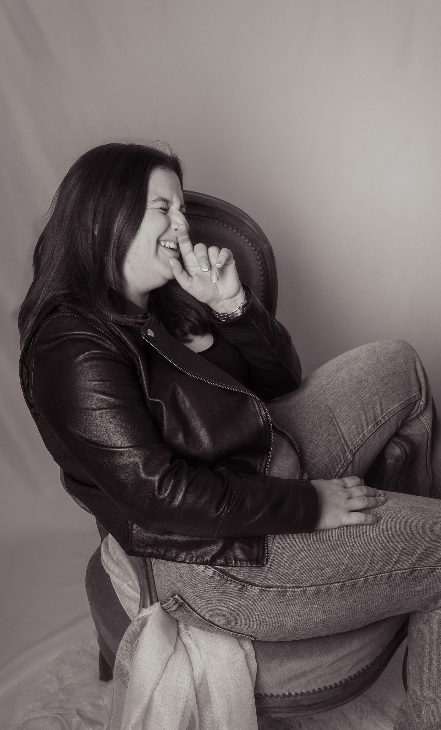 Portrait féminin naturel en studio à Poitiers