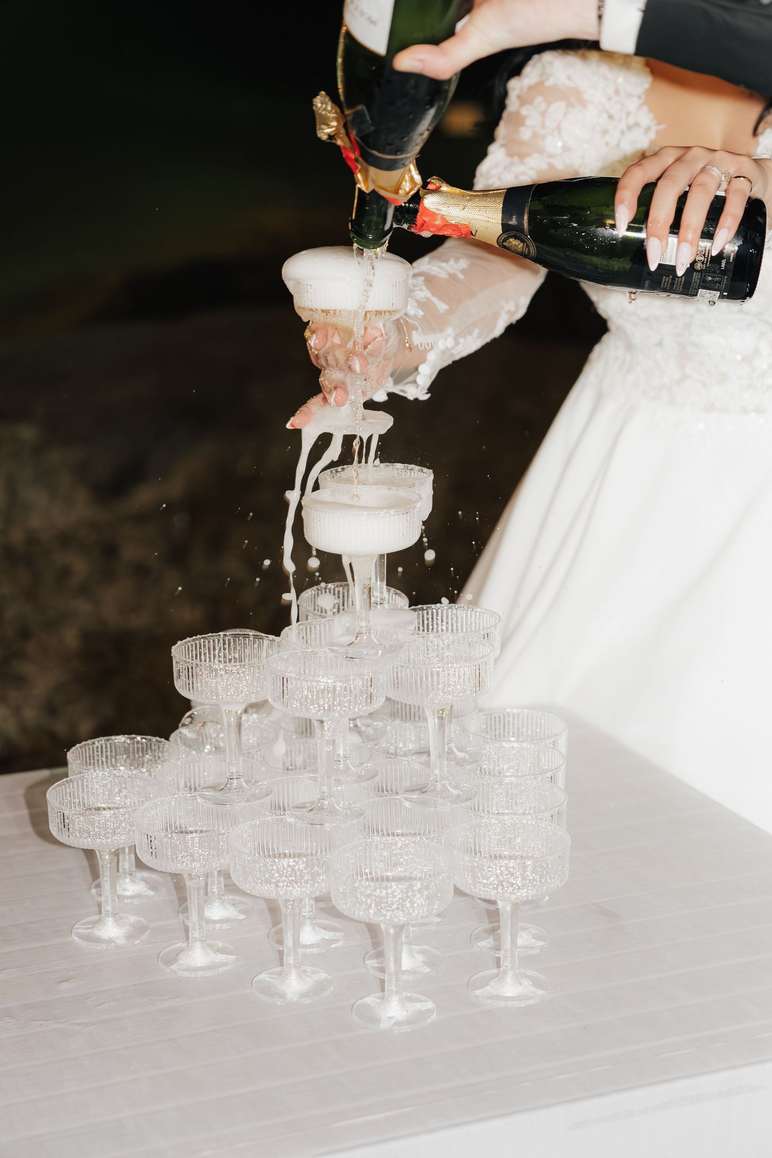 Champagner Tower Hochzeit – elegante Hochzeitsmomente