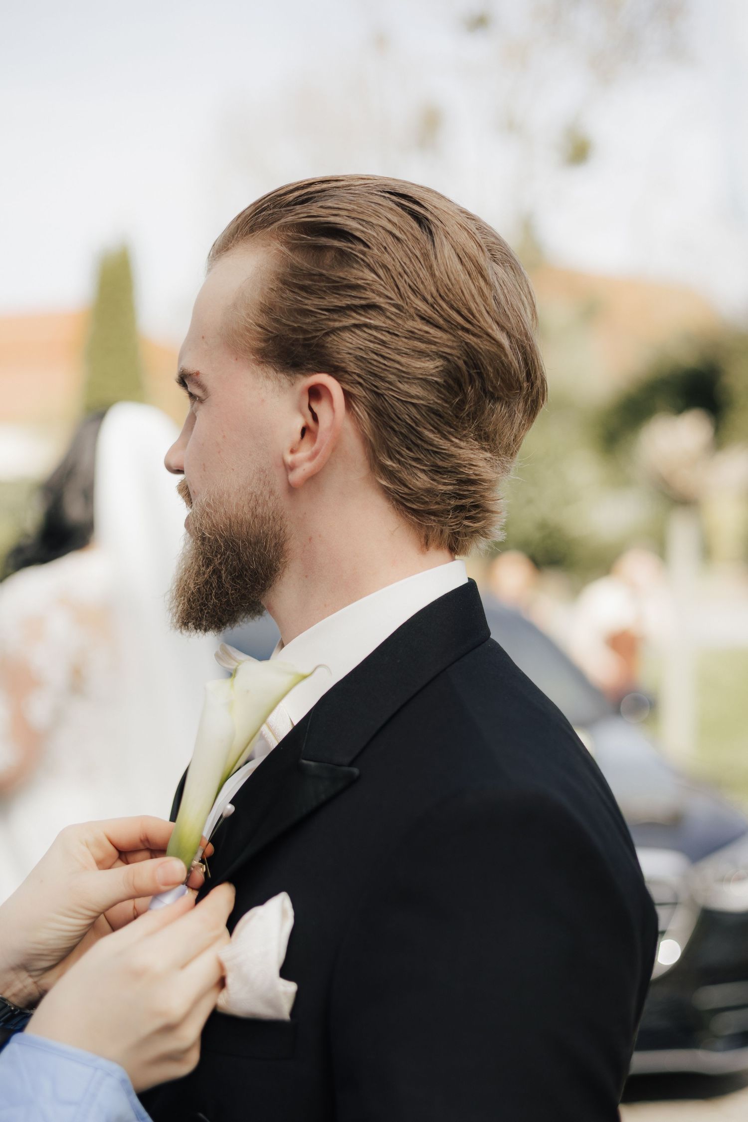 Bräutigam Portrait – natürliche Hochzeitsfotografie