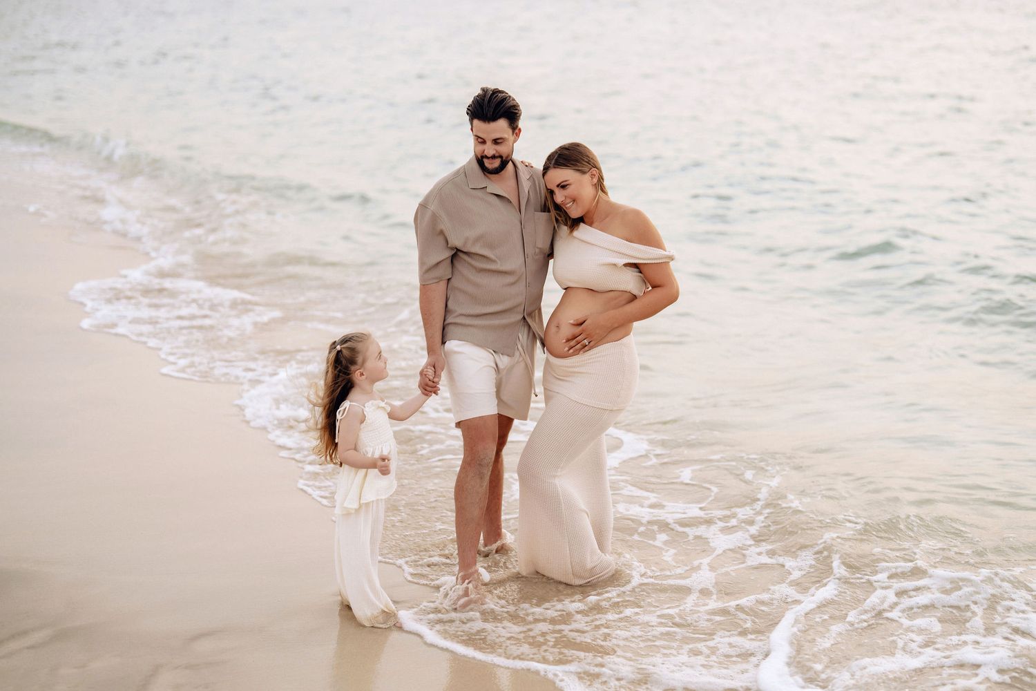 family photoshoot second pregancy dubai