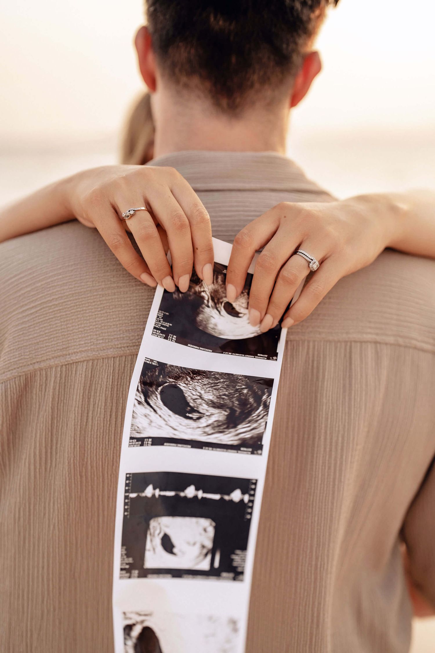 pregnancy announcement photoshoot dubai
