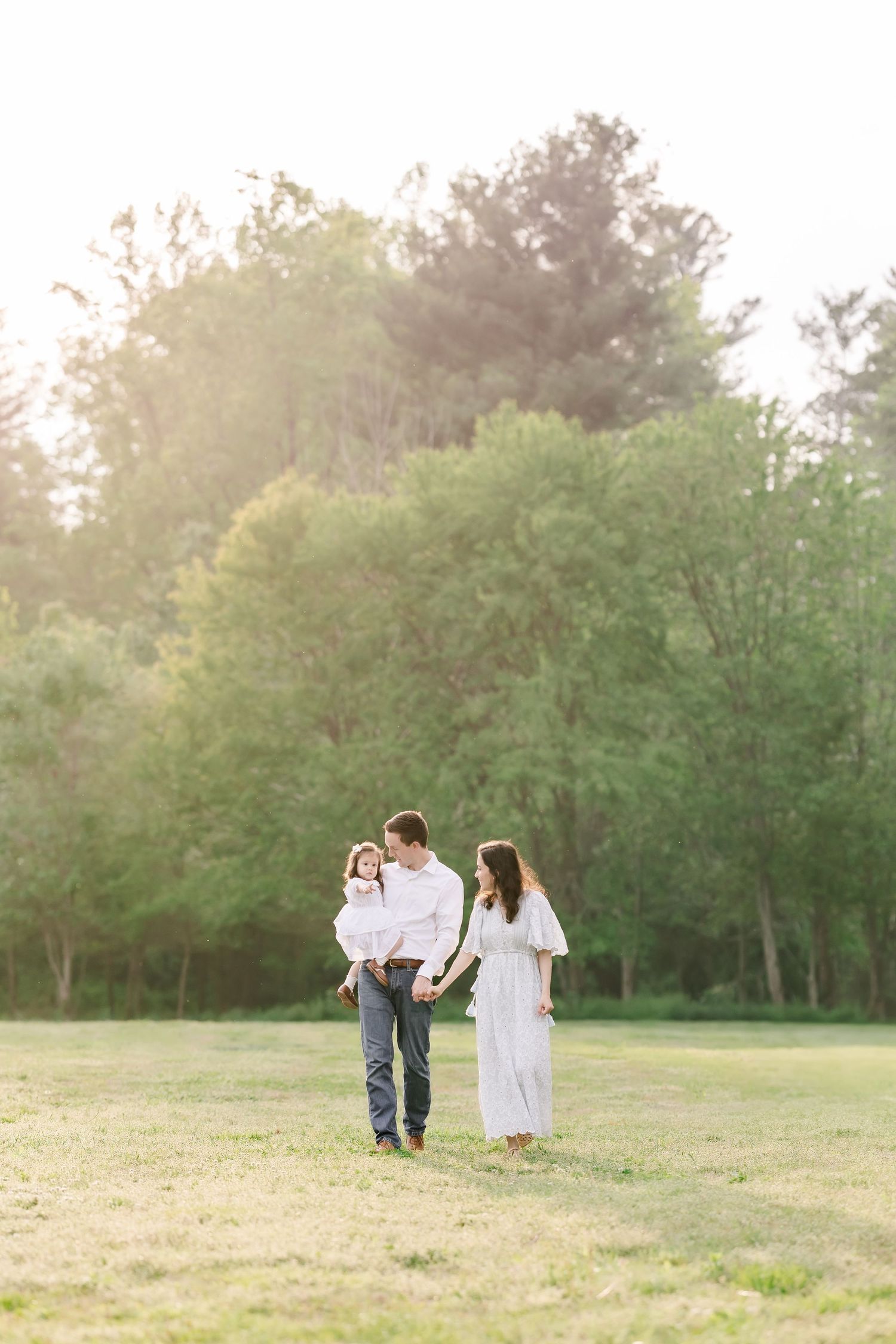 Family Photography Upstate SC. Greenville outdoor family session. Maternity portrait Greenville. Greenville newborn session.