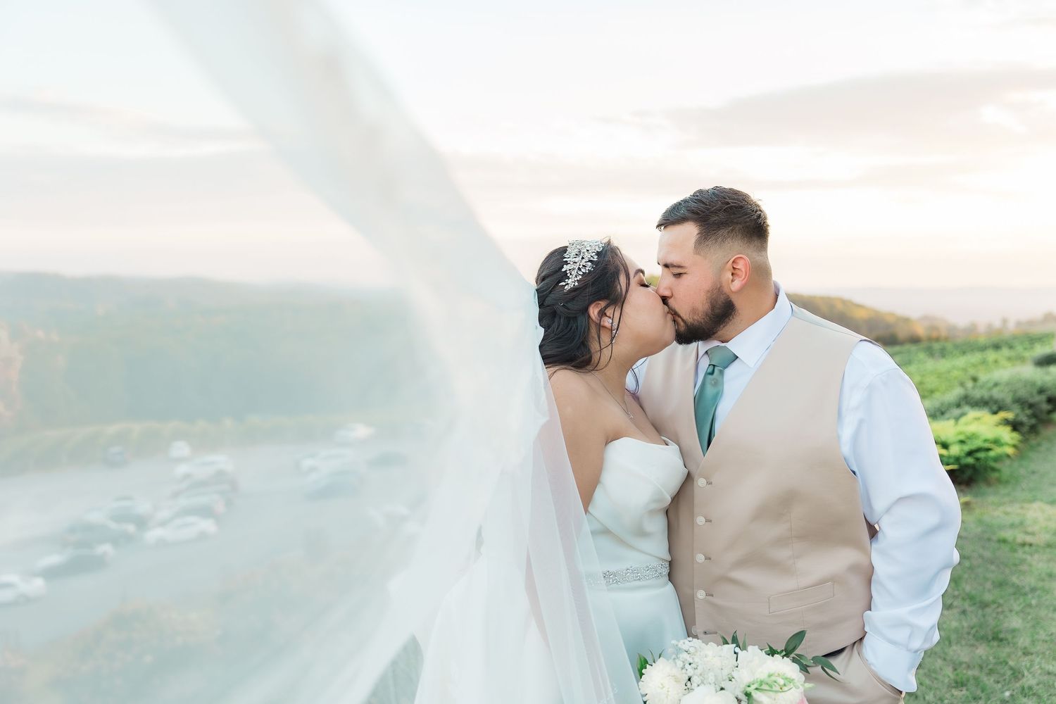 Greenville Wedding Photography. Spartanburg Wedding Photography. Asheville Wedding Photography. Hendersonville Wedding Photography.