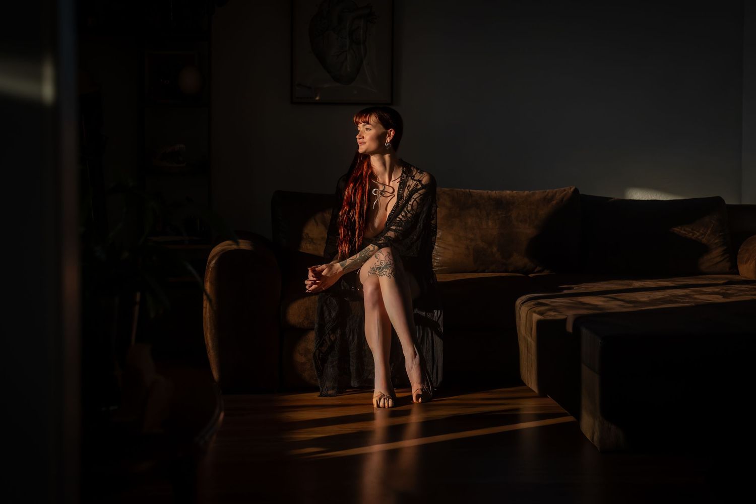 Séance boudoir ambiance chaleureuse lumière douce - Warm atmosphere soft light intimate boudoir session