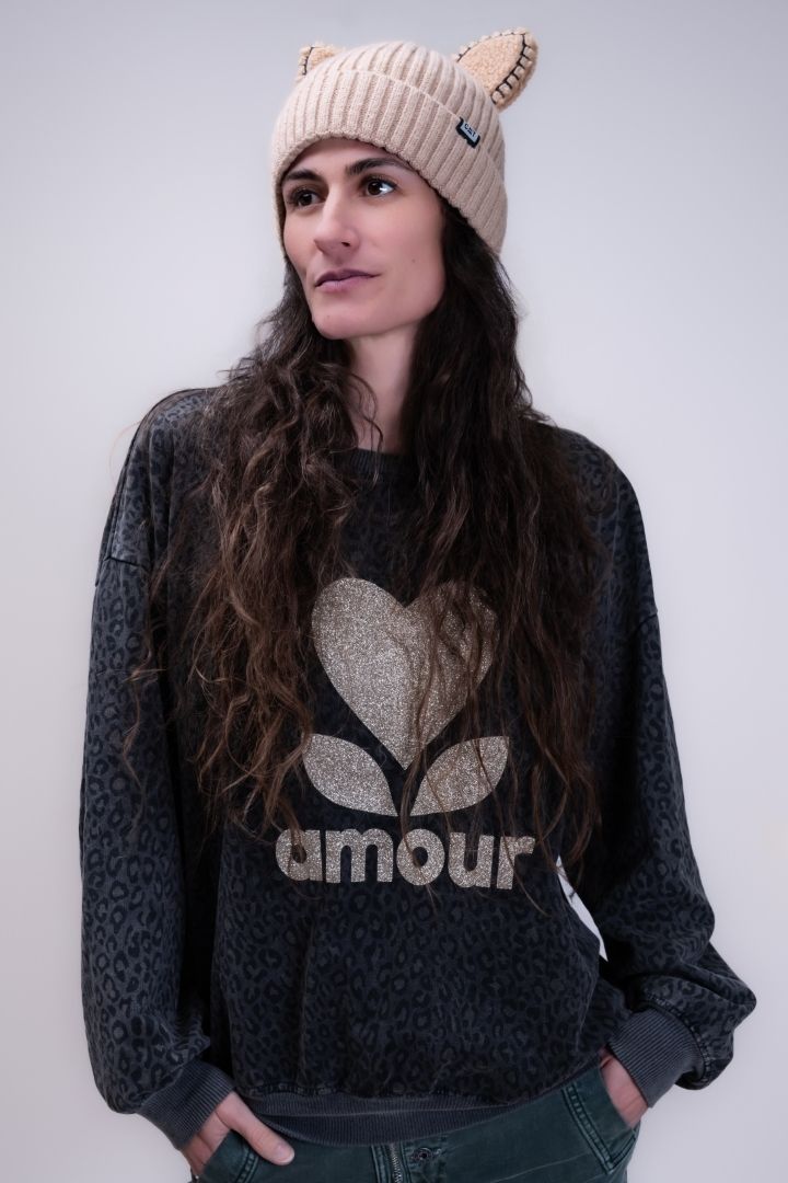 Portrait femme bonnet laine style urbain Lausanne - Urban style women portrait winter hat Lausanne